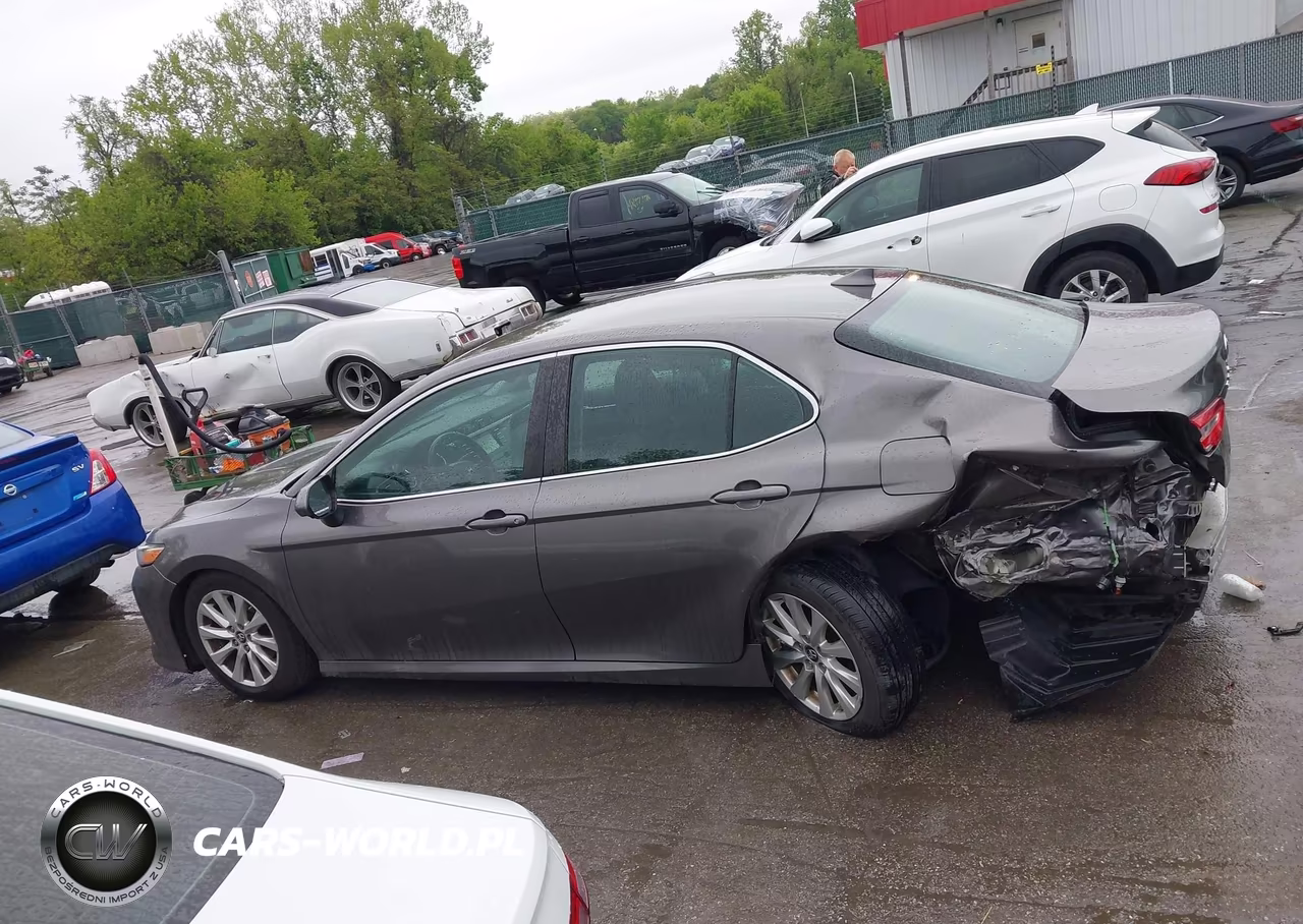 2019 Toyota Camry Le VIN:4T1B11HK0KU781675 - 15