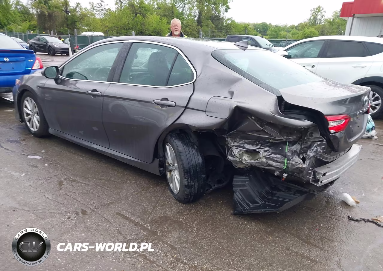 2019 Toyota Camry Le VIN:4T1B11HK0KU781675 - 3