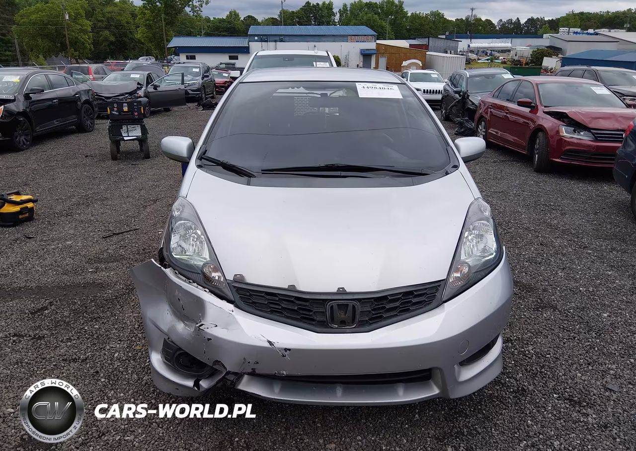 2013 Honda Fit Sport VIN:JHMGE8H59DC021267 - 13