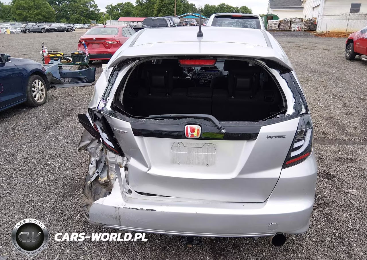 2013 Honda Fit Sport VIN:JHMGE8H59DC021267 - 17