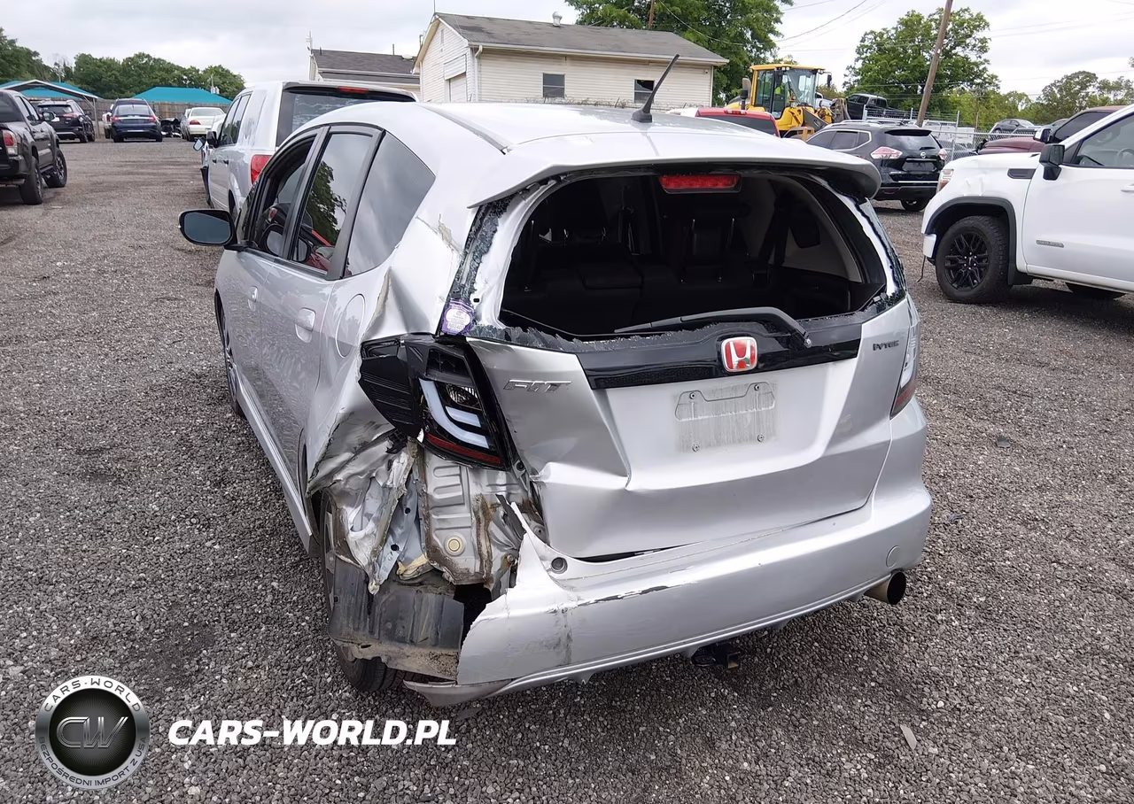 2013 Honda Fit Sport VIN:JHMGE8H59DC021267 - 6