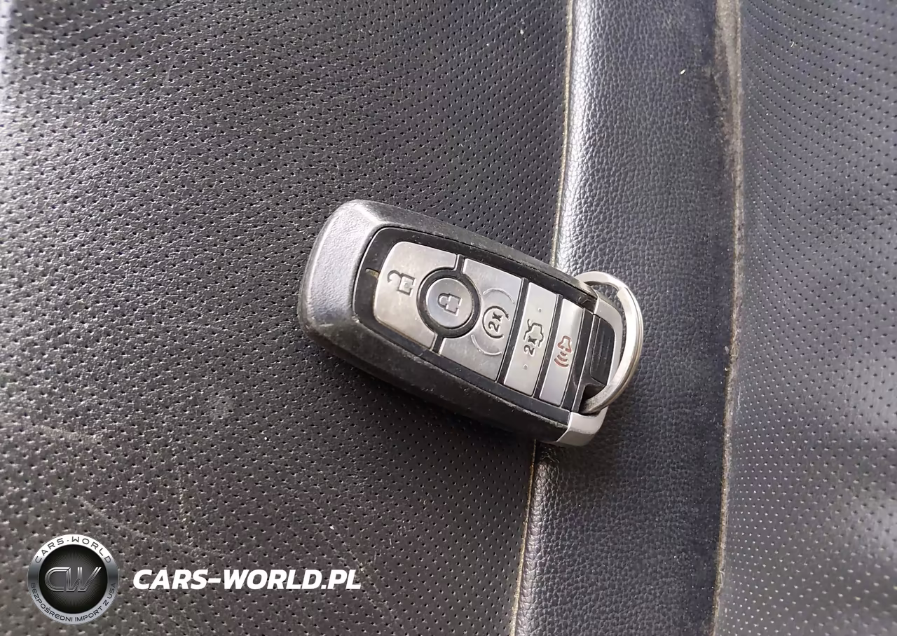 2020 Ford Fusion Titanium VIN:3FA6P0D95LR151246 - 11