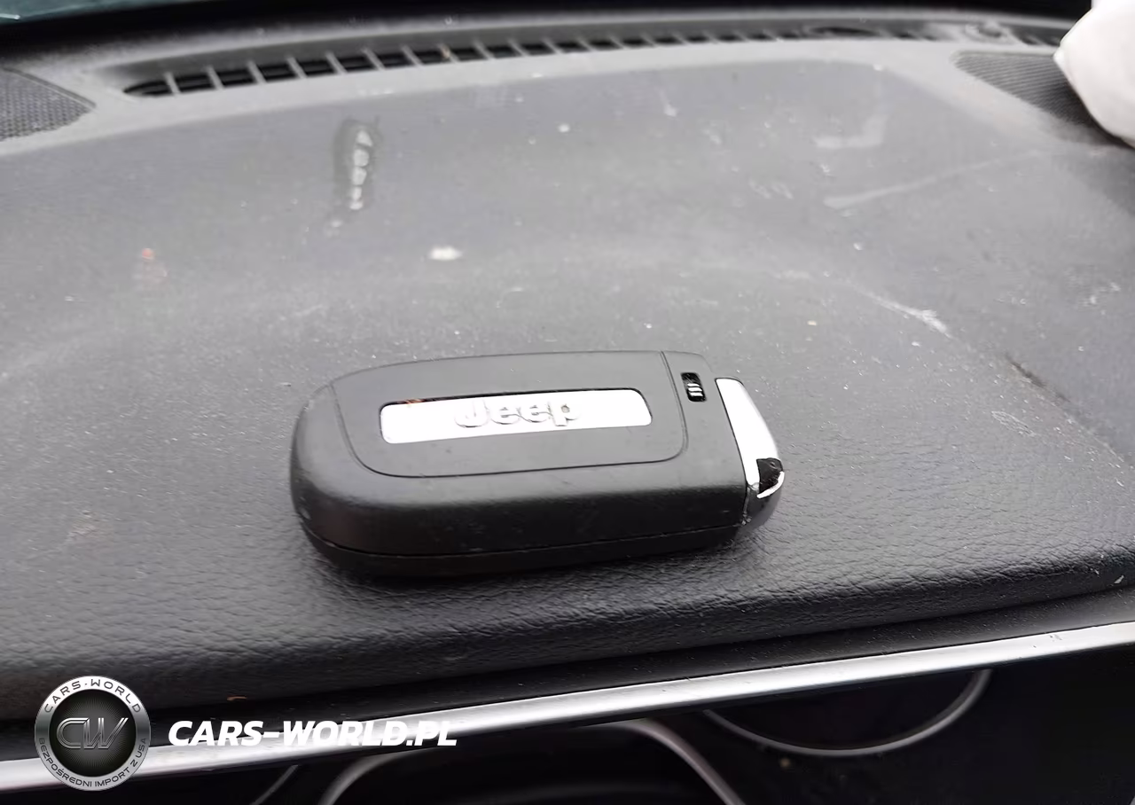 2019 Jeep Compass Latitude 4X4 VIN:3C4NJDBB2KT734668 - 11