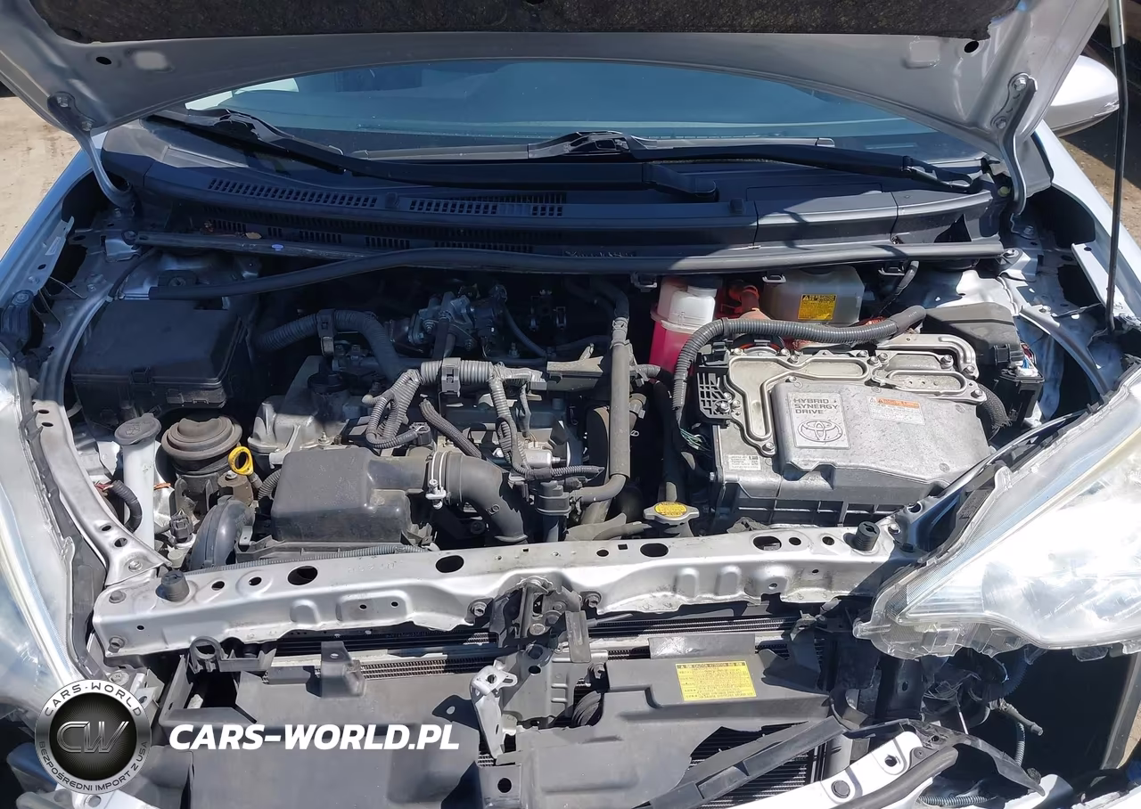 2013 Toyota Prius C Two VIN:JTDKDTB32D1529147 - 10