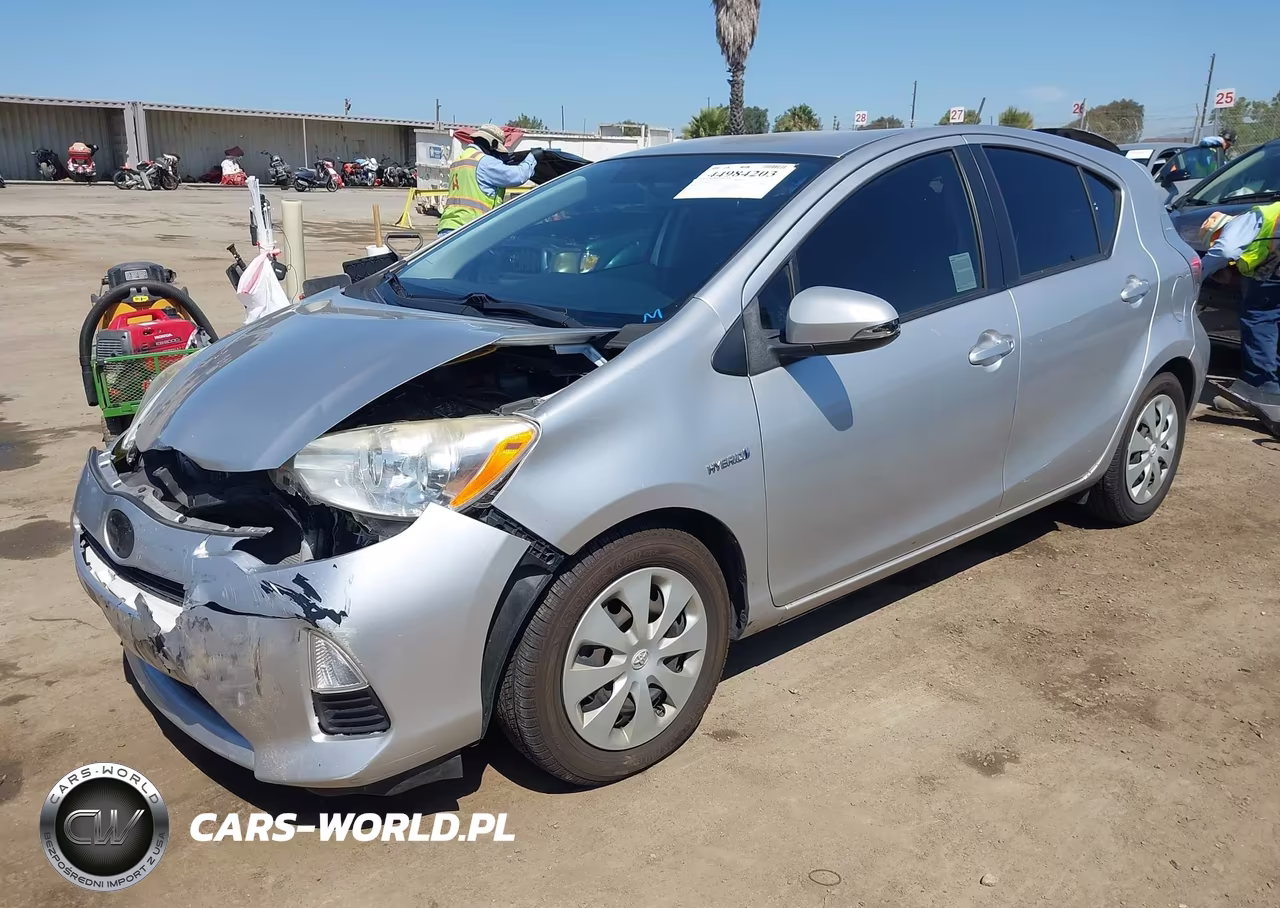 2013 Toyota Prius C Two VIN:JTDKDTB32D1529147 - 2