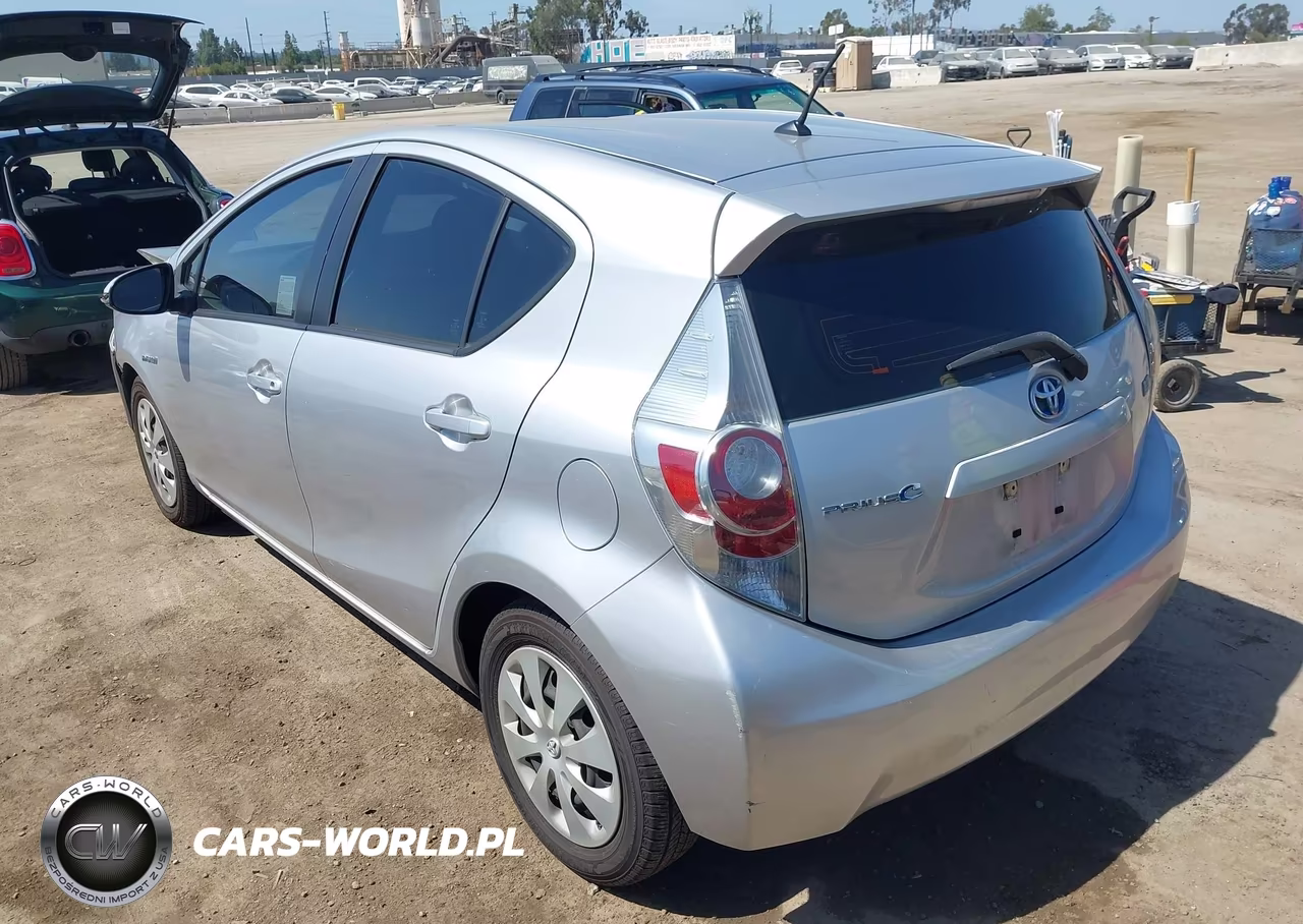 2013 Toyota Prius C Two VIN:JTDKDTB32D1529147 - 3