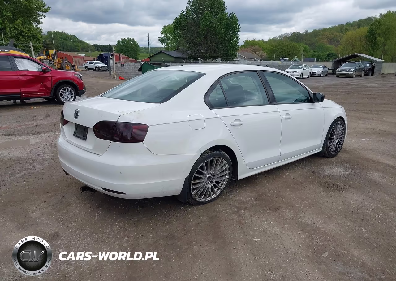 2011 Volkswagen Jetta 2.0L S VIN:3VW1K7AJ2BM068294 - 4