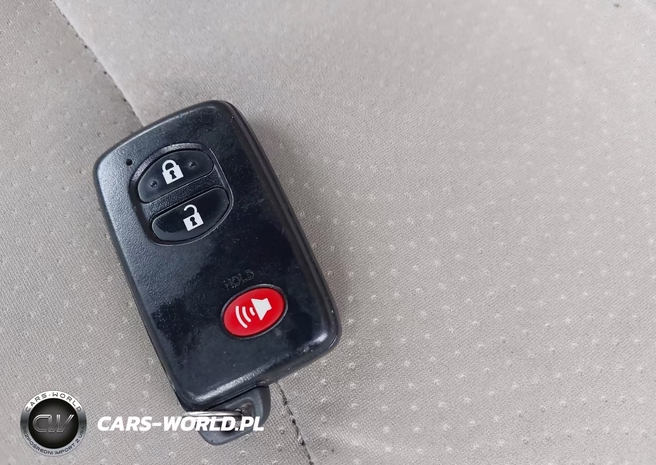 2012 Toyota Prius Two VIN:JTDKN3DU7C0333972 - 11