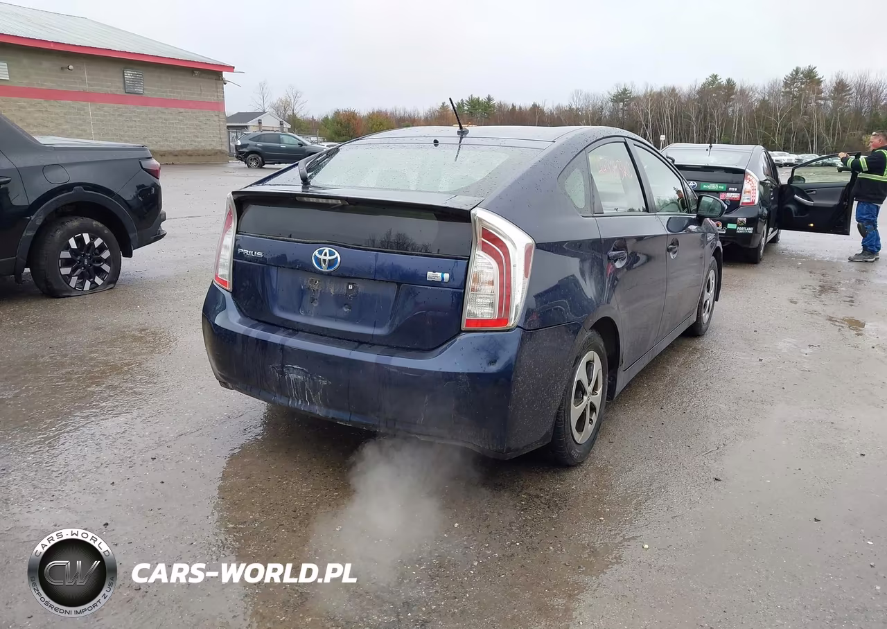2012 Toyota Prius Two VIN:JTDKN3DU7C0333972 - 4