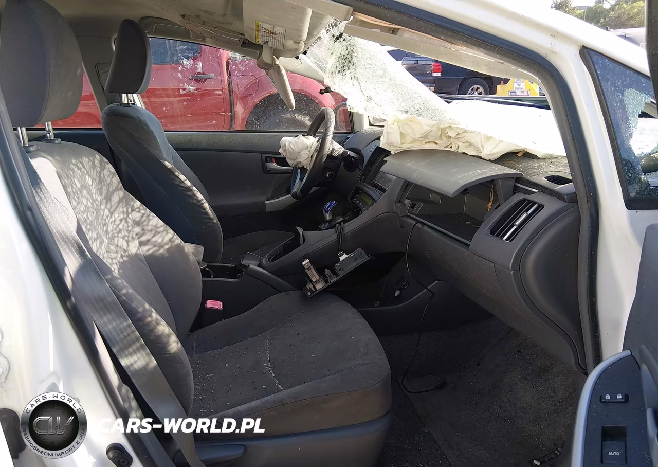 2011 Toyota Prius Two VIN:JTDKN3DU2B0249444 - 5