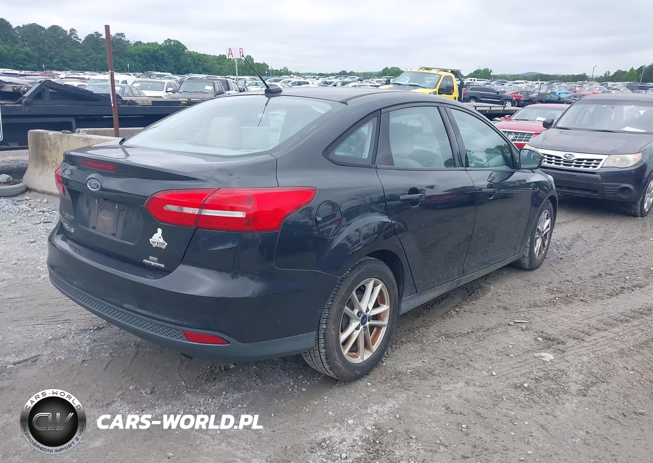 2015 Ford Focus Se VIN:1FADP3F27FL273201 - 4
