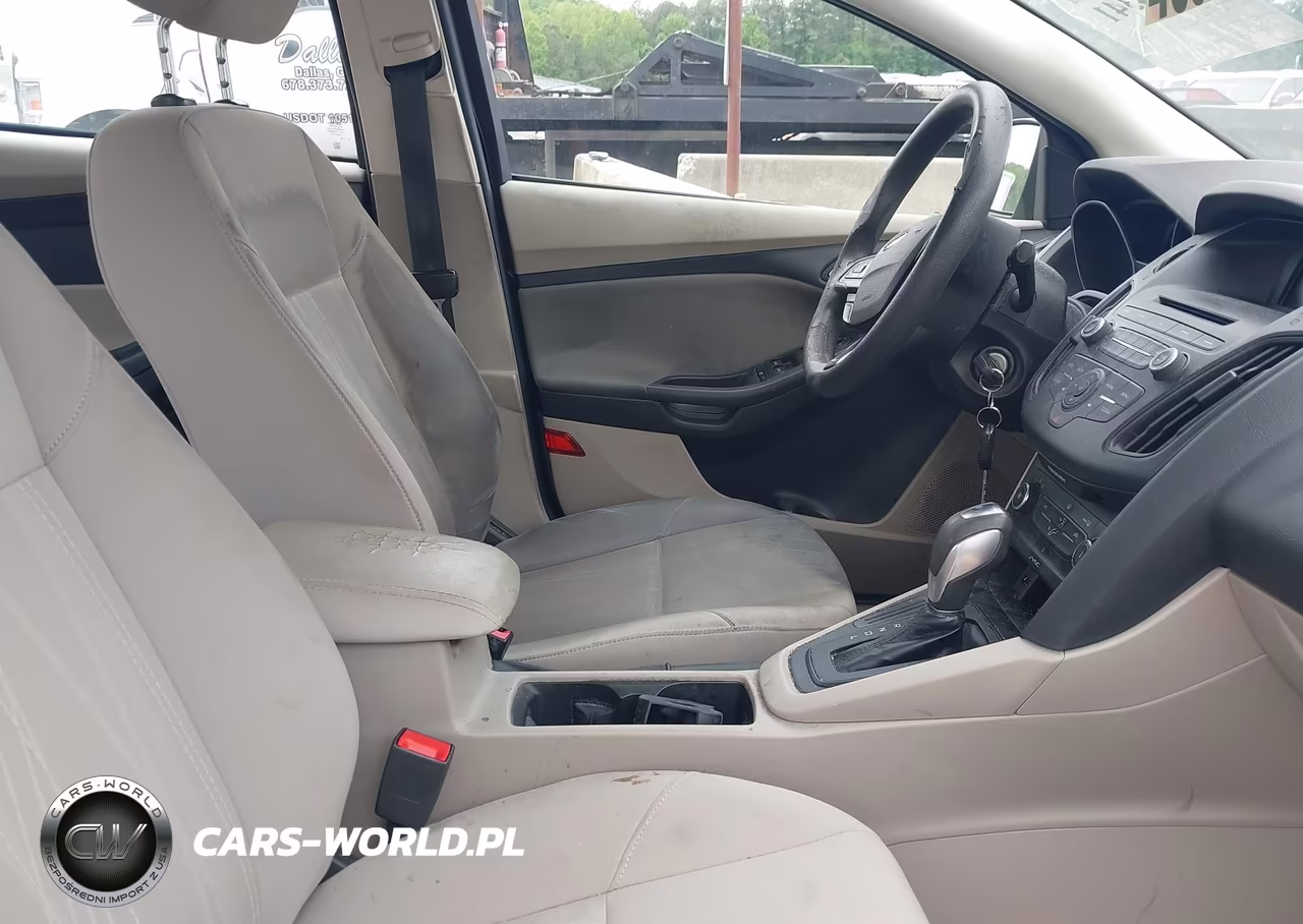2015 Ford Focus Se VIN:1FADP3F27FL273201 - 5