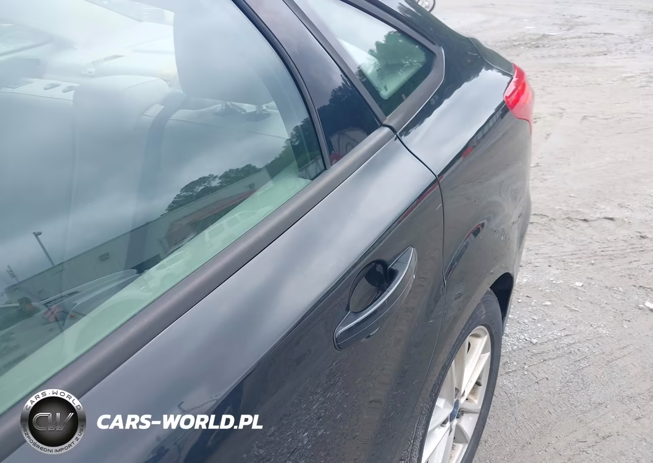2015 Ford Focus Se VIN:1FADP3F27FL273201 - 6