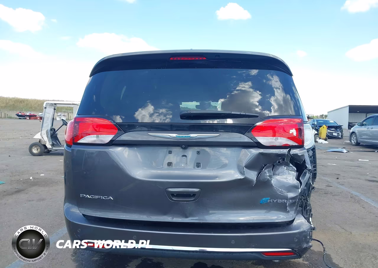 2019 Chrysler Pacifica Hybrid Limited VIN:2C4RC1N73KR630176 - 16