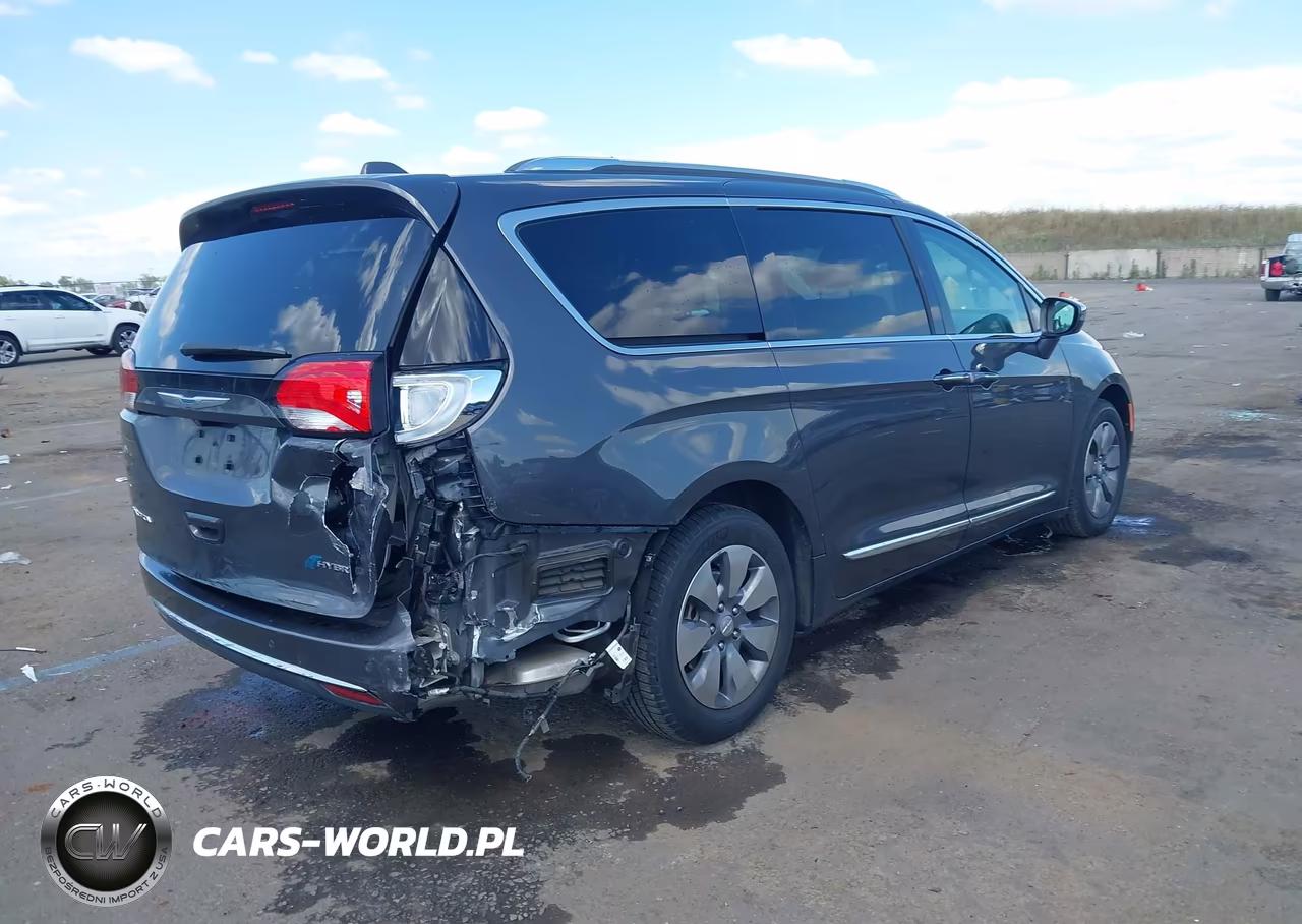 2019 Chrysler Pacifica Hybrid Limited VIN:2C4RC1N73KR630176 - 4