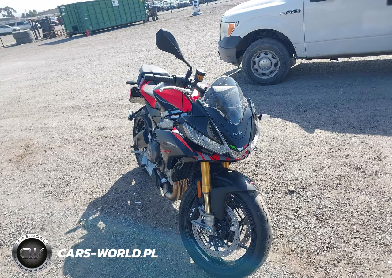 2026 Aprilia Tuono 660 Factory