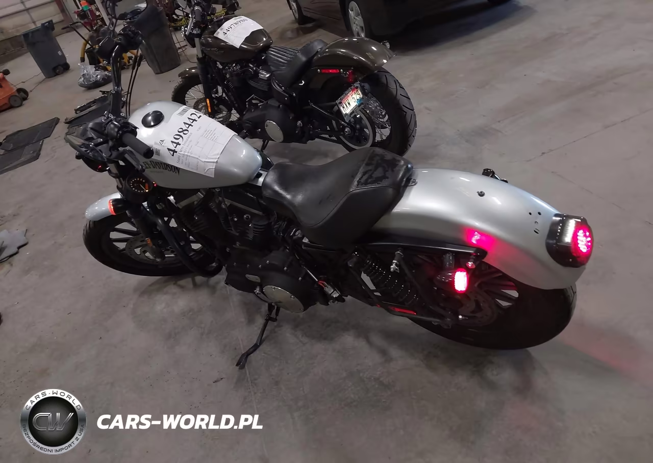 2015 Harley-Davidson Xl883 Iron 883 VIN:1HD4LE214FC402041 - 3