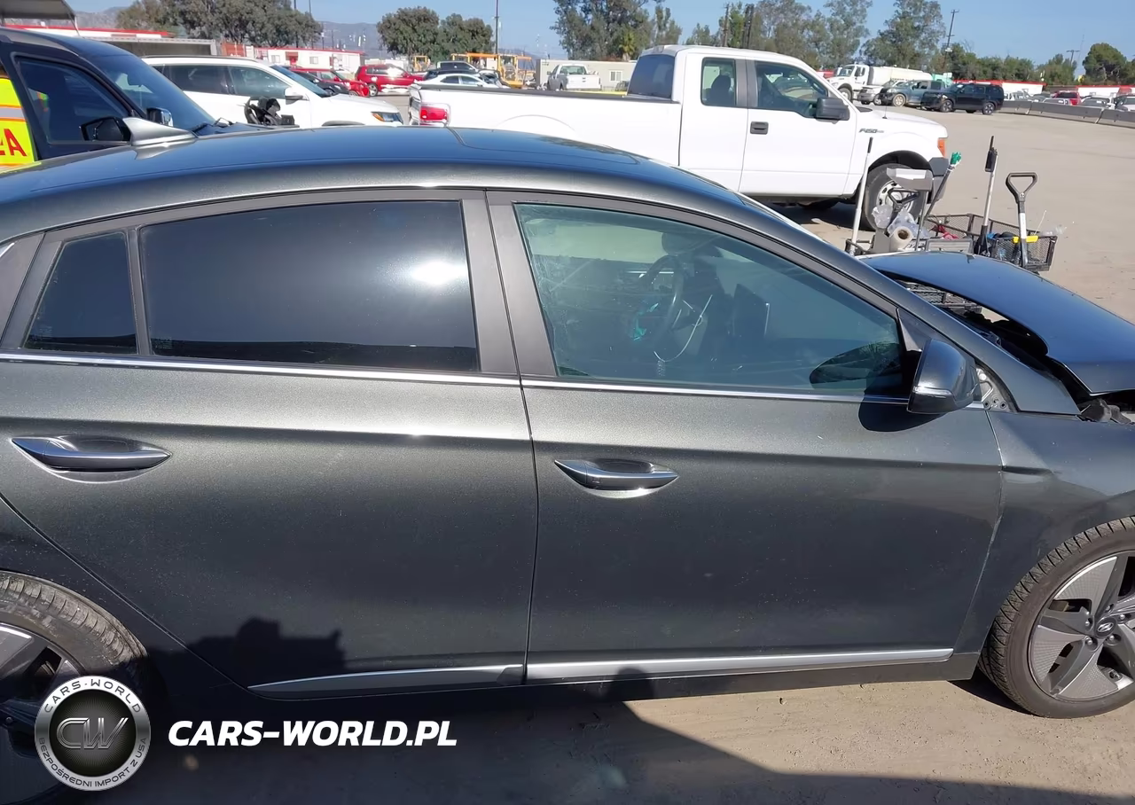 2022 Hyundai Ioniq Hybrid Limited VIN:KMHC05LC2NU270987 - 12
