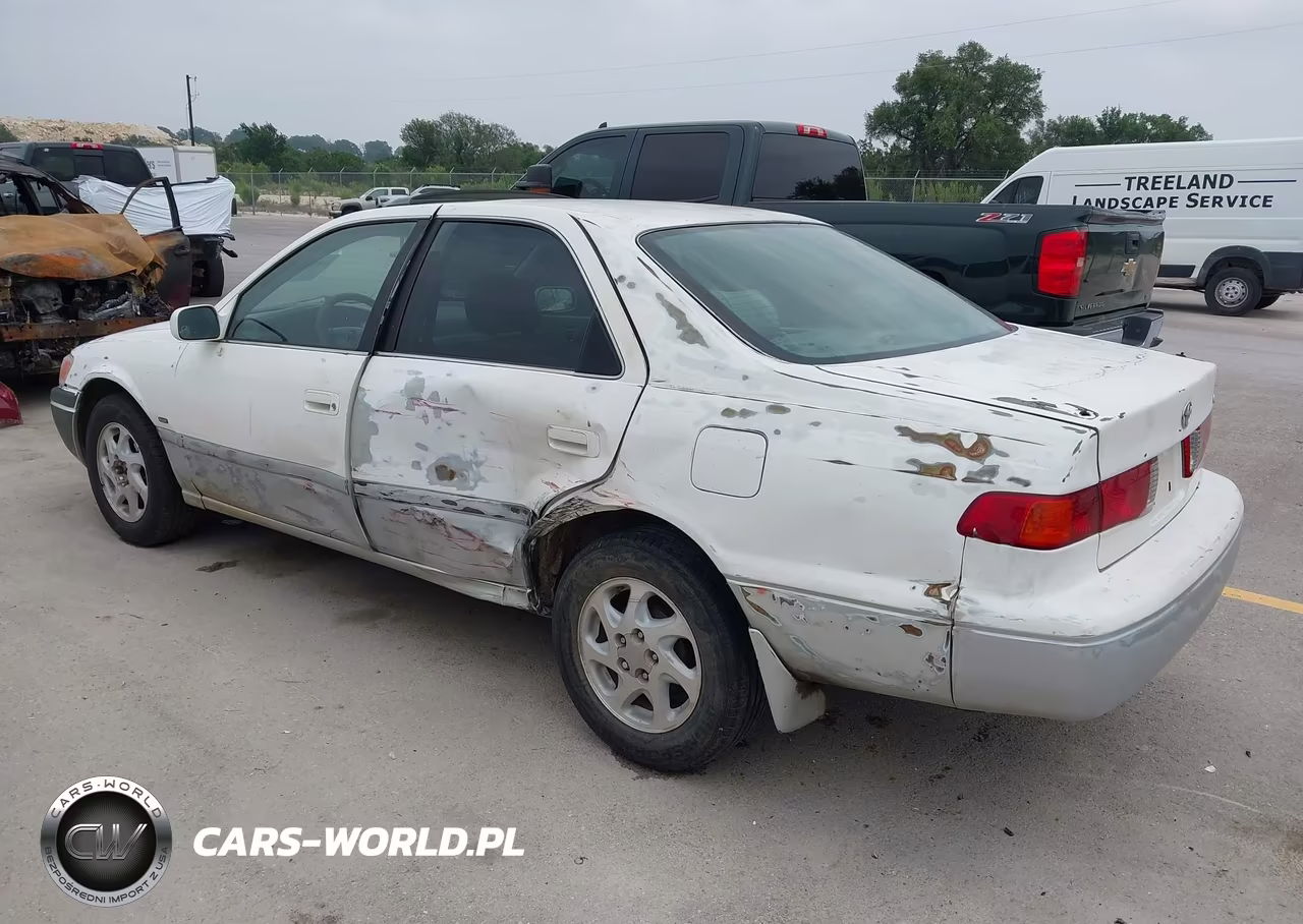 2001 Toyota Camry Le VIN:JT2BG22K710572935 - 3