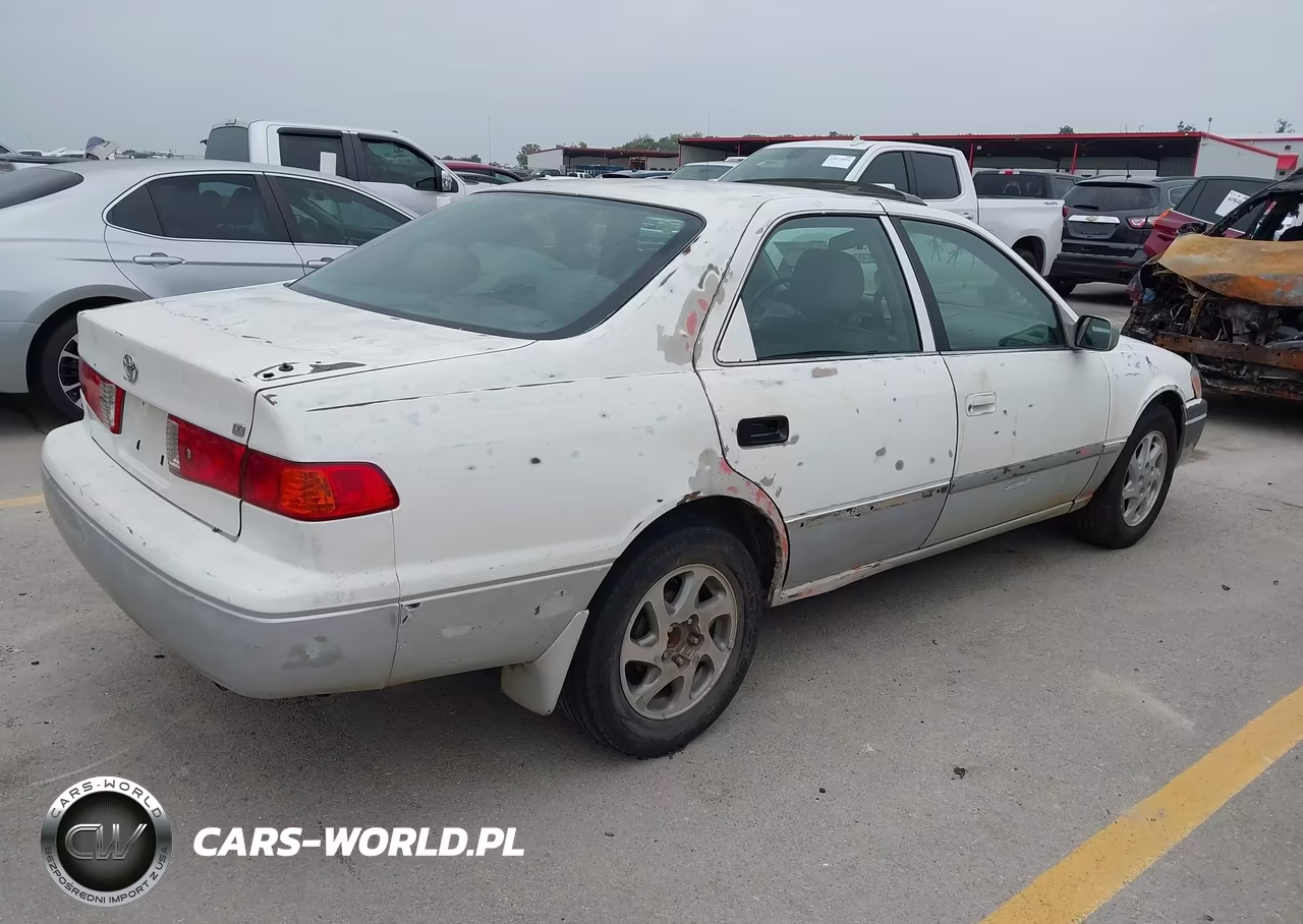 2001 Toyota Camry Le VIN:JT2BG22K710572935 - 4