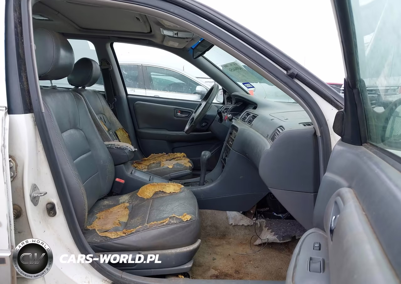 2001 Toyota Camry Le VIN:JT2BG22K710572935 - 5