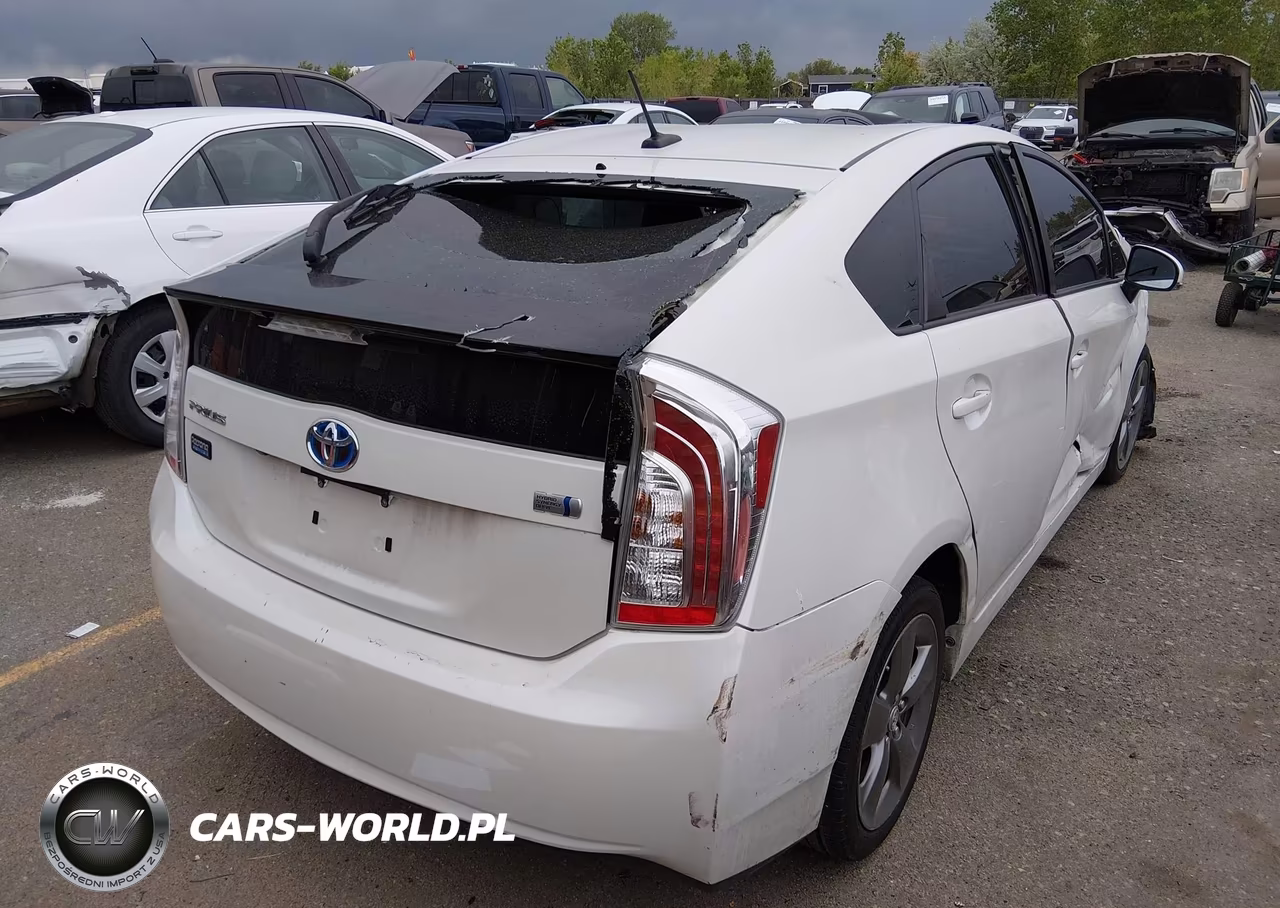 2015 Toyota Prius Persona Series Special Edition VIN:JTDKN3DU3F0417453 - 4