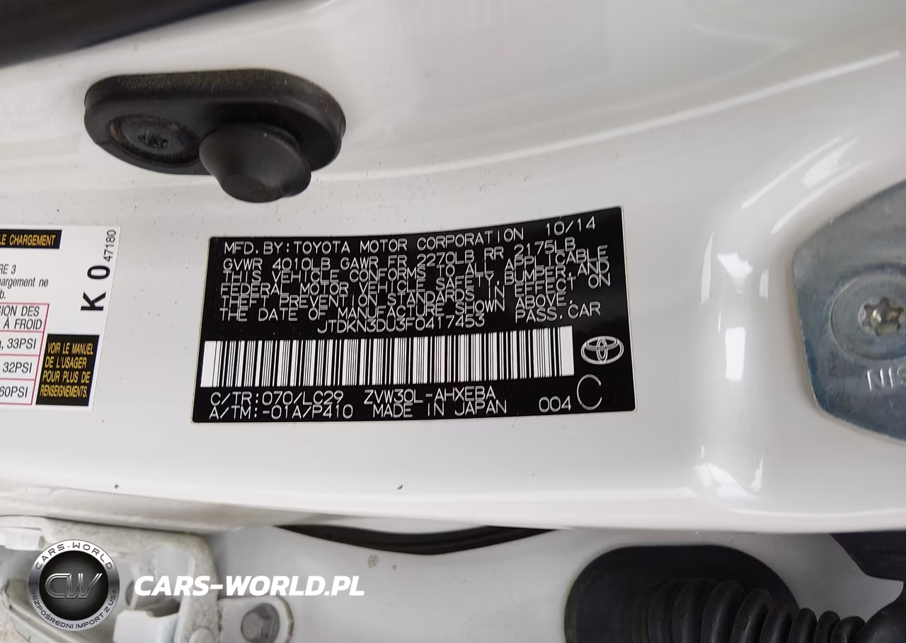 2015 Toyota Prius Persona Series Special Edition VIN:JTDKN3DU3F0417453 - 9