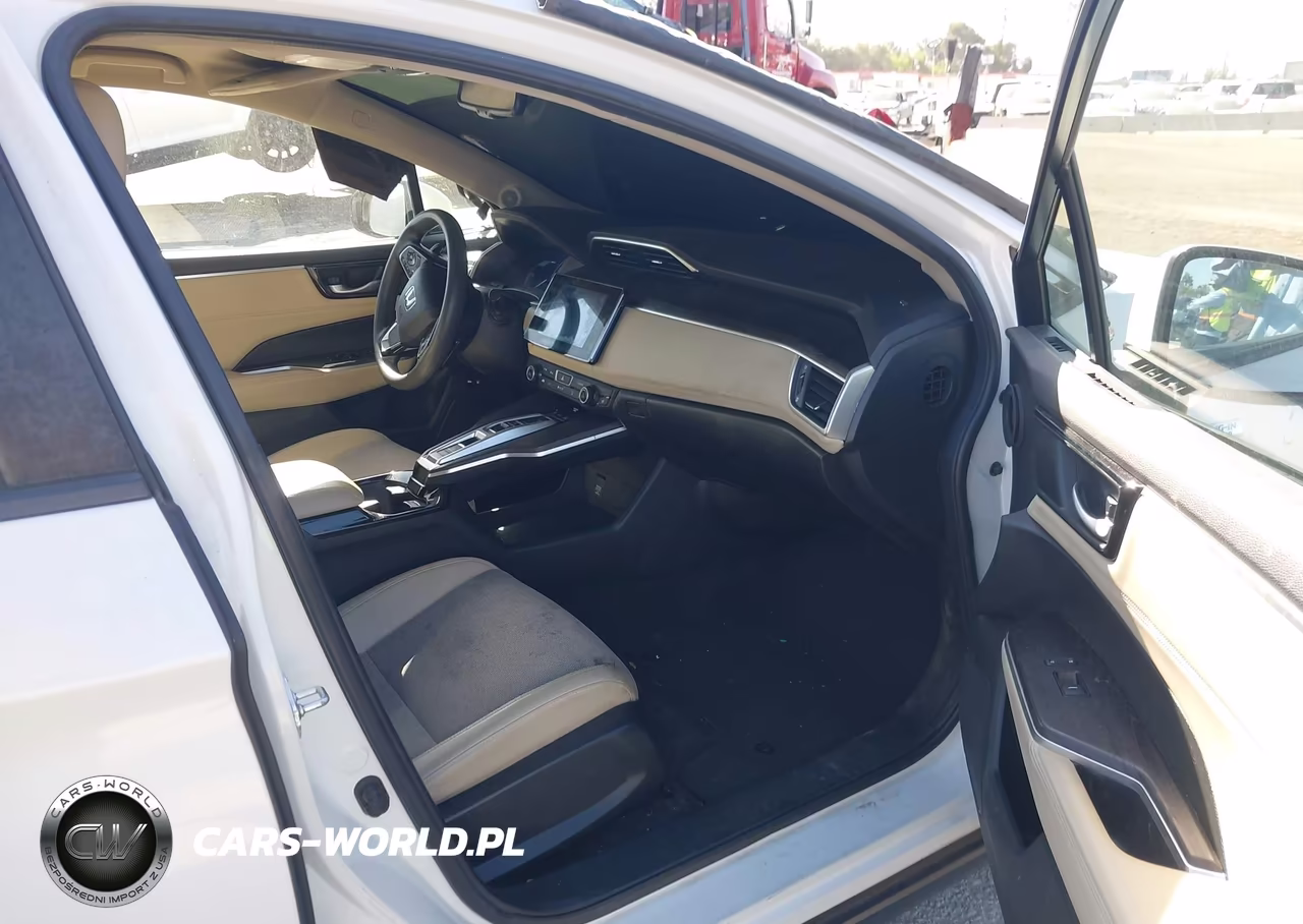 2018 Honda Clarity Plug-In Hybrid VIN:JHMZC5F1XJC013879 - 5