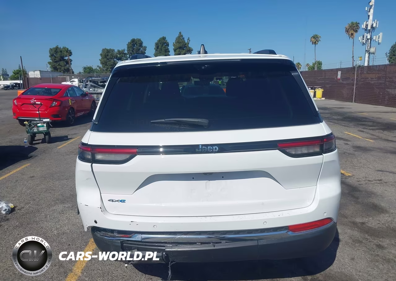 2023 Jeep Grand Cherokee 4Xe VIN:1C4RJYB63PC588716 - 16