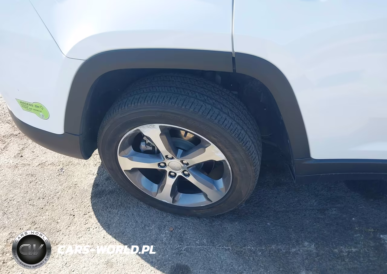 2023 Jeep Grand Cherokee 4Xe VIN:1C4RJYB63PC588716 - 18