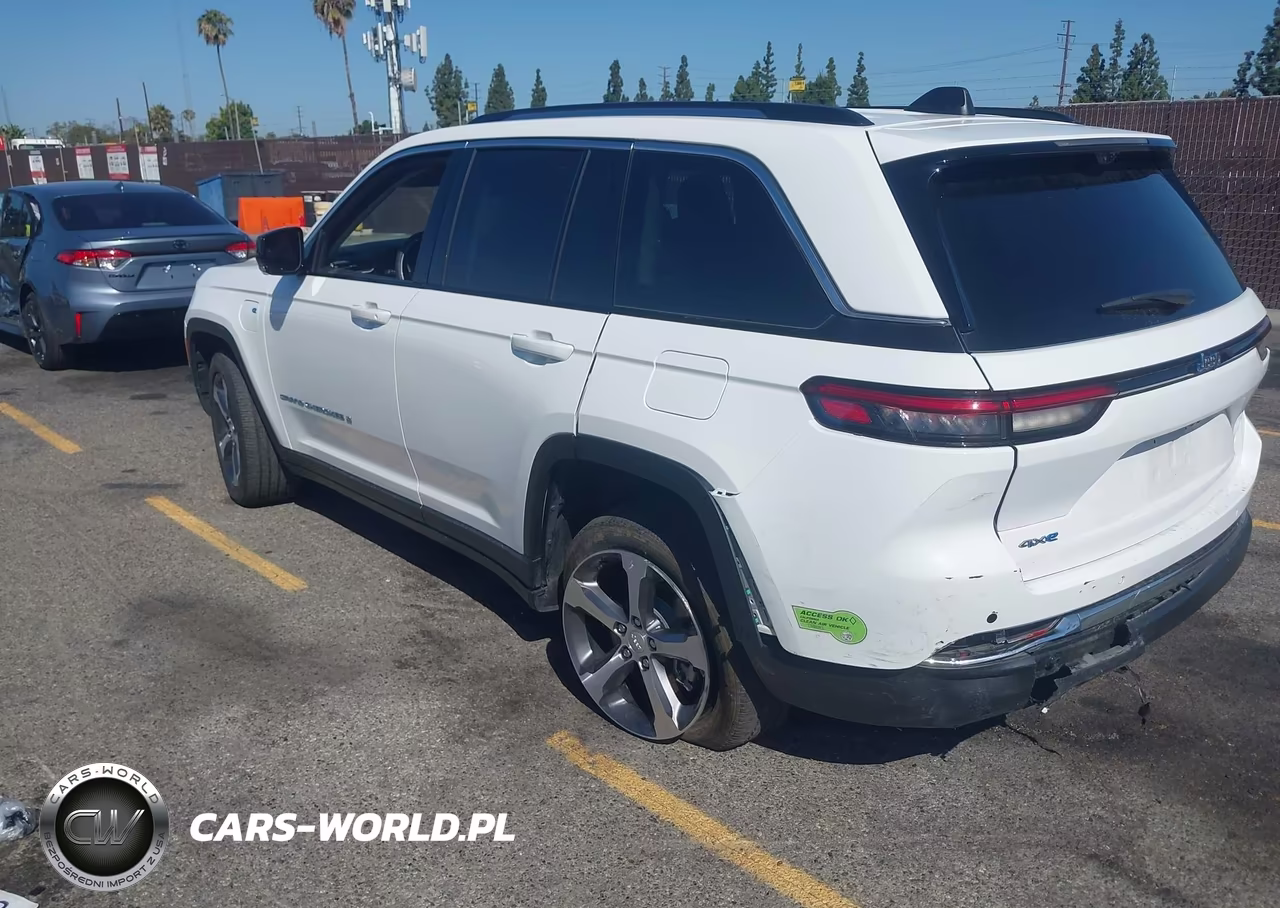 2023 Jeep Grand Cherokee 4Xe VIN:1C4RJYB63PC588716 - 3