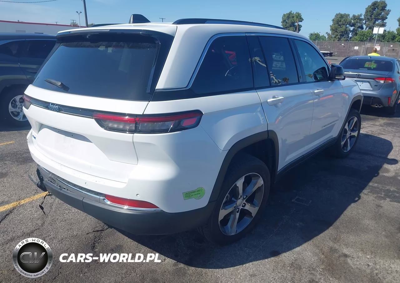 2023 Jeep Grand Cherokee 4Xe VIN:1C4RJYB63PC588716 - 4