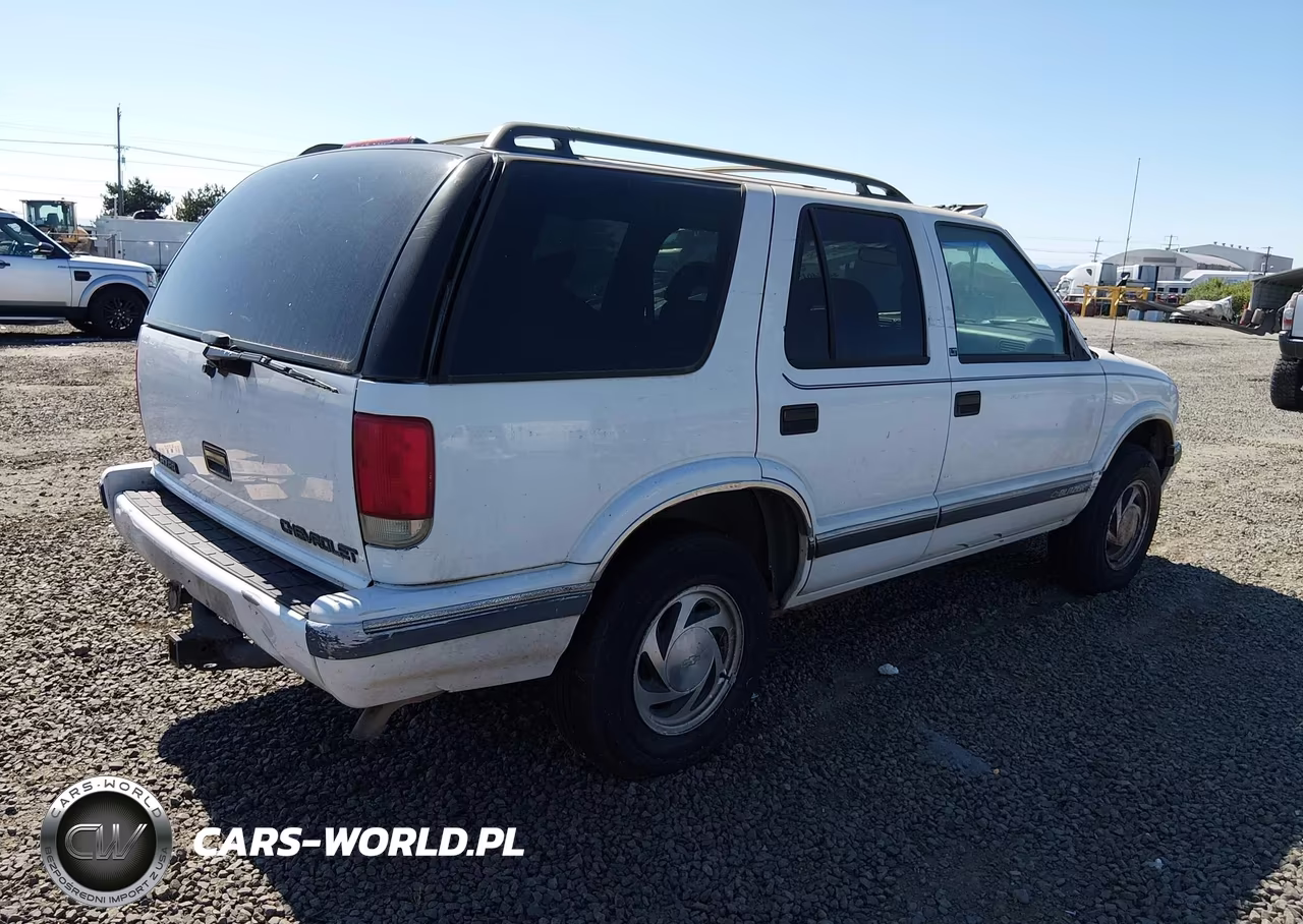 1997 Chevrolet Blazer Lt VIN:1GNDT13W9V2220092 - 4
