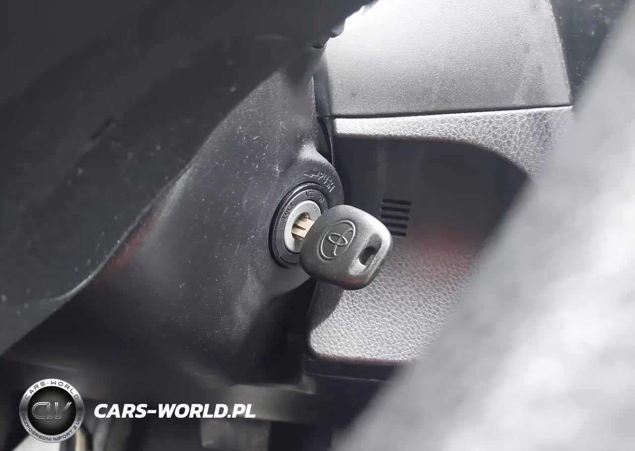 2015 Toyota Corolla L VIN:2T1BURHE5FC368285 - 11