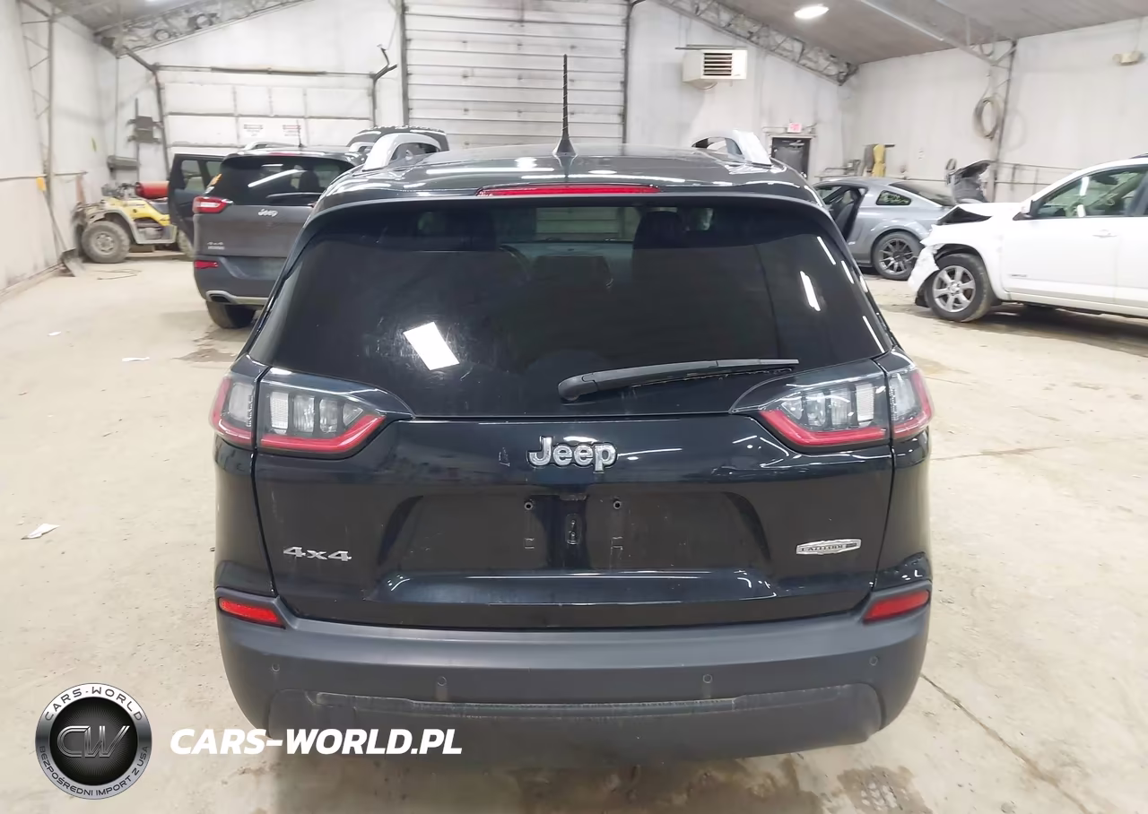 2020 Jeep Cherokee Latitude Plus 4X4 VIN:1C4PJMLBXLD524365 - 17