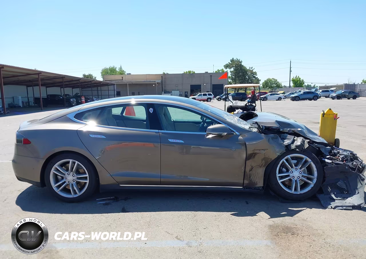 2015 Tesla Model S 60-70-85 VIN:5YJSA1E13FF120091 - 14