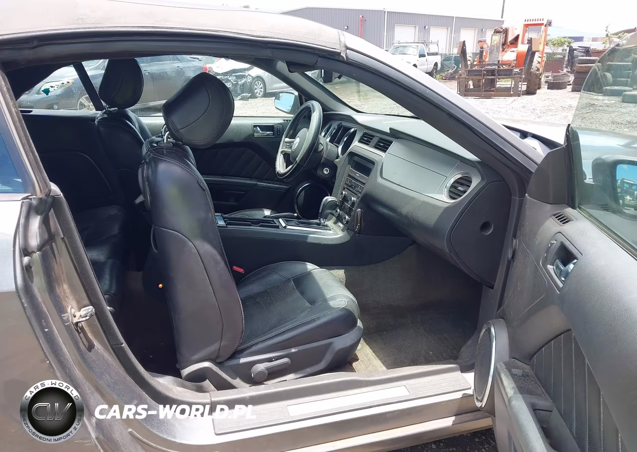 2013 Ford Mustang V6 Premium VIN:1ZVBP8EM4D5264813 - 5