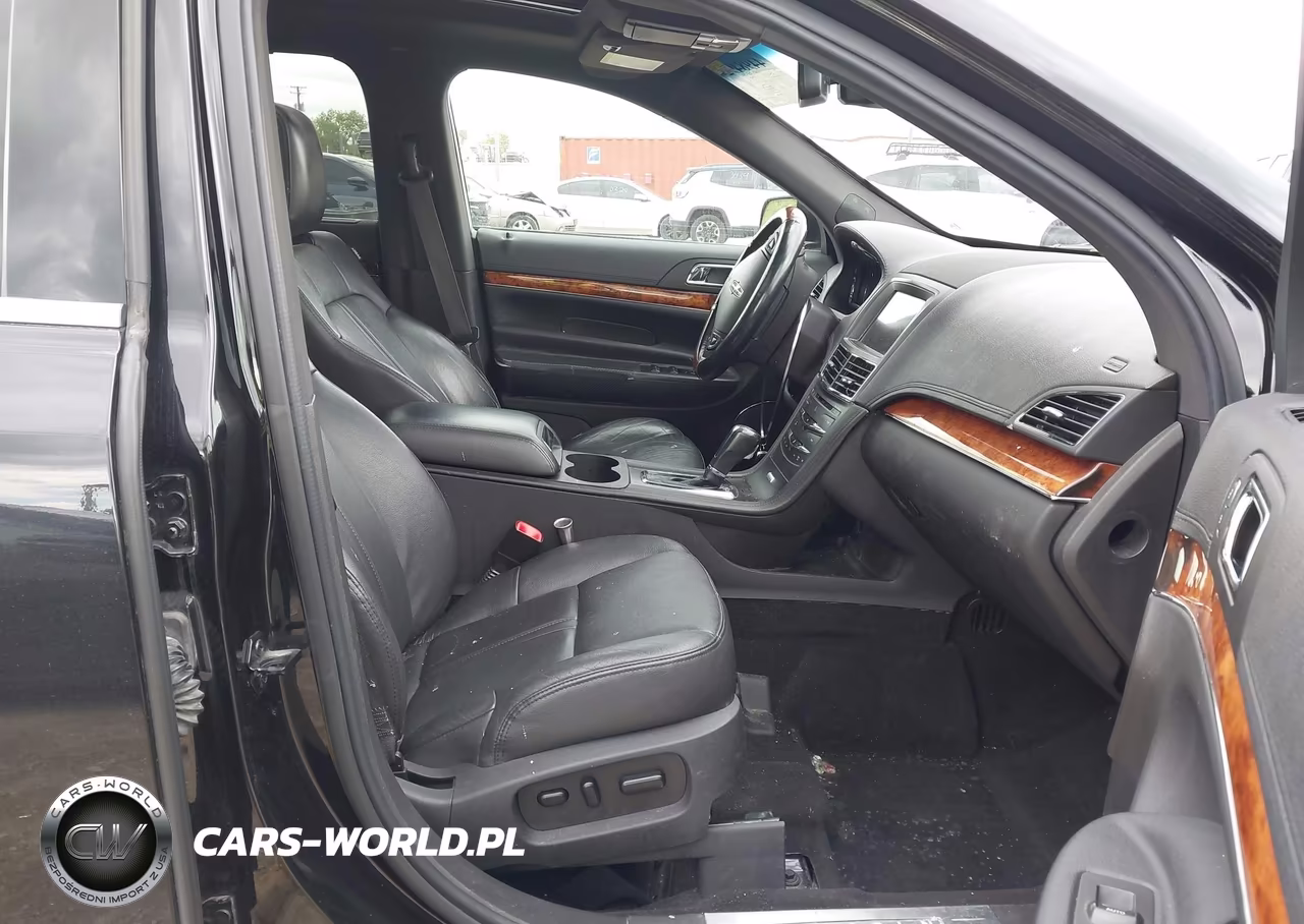 2019 Lincoln Mkt Livery VIN:2LMHJ5NK0KBL02087 - 5