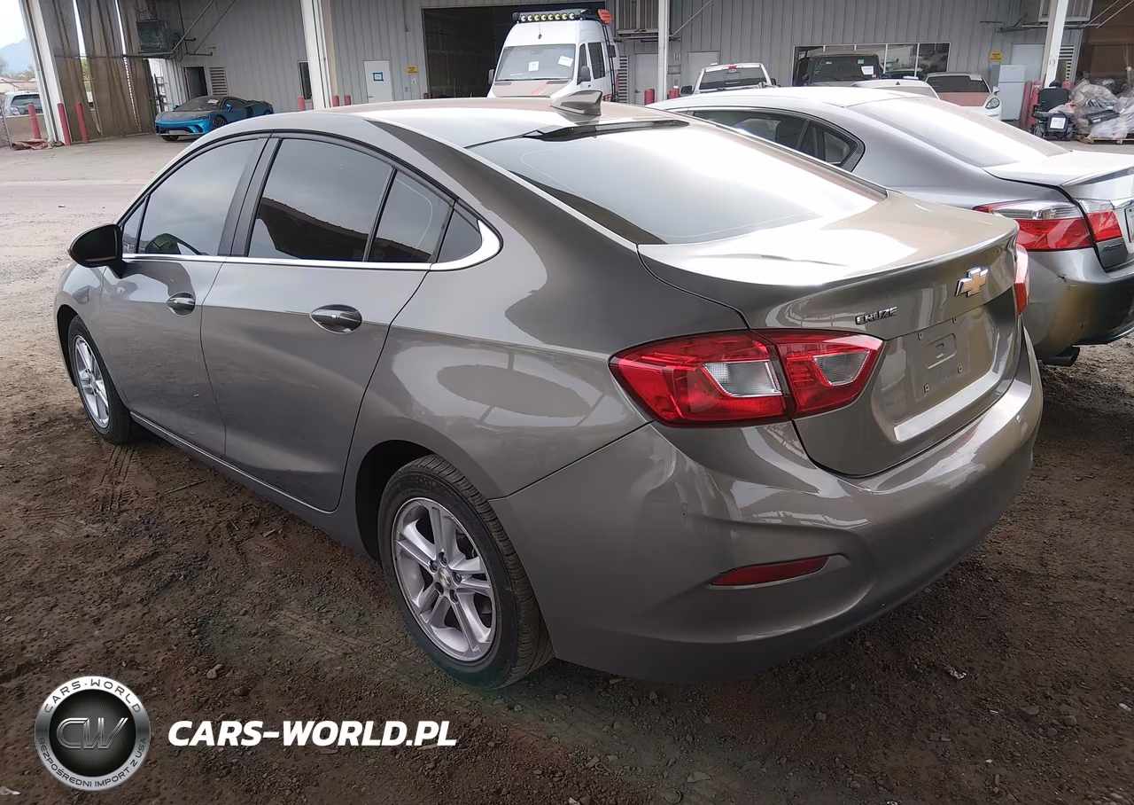 2018 Chevrolet Cruze Lt Auto VIN:1G1BE5SM6J7247239 - 3