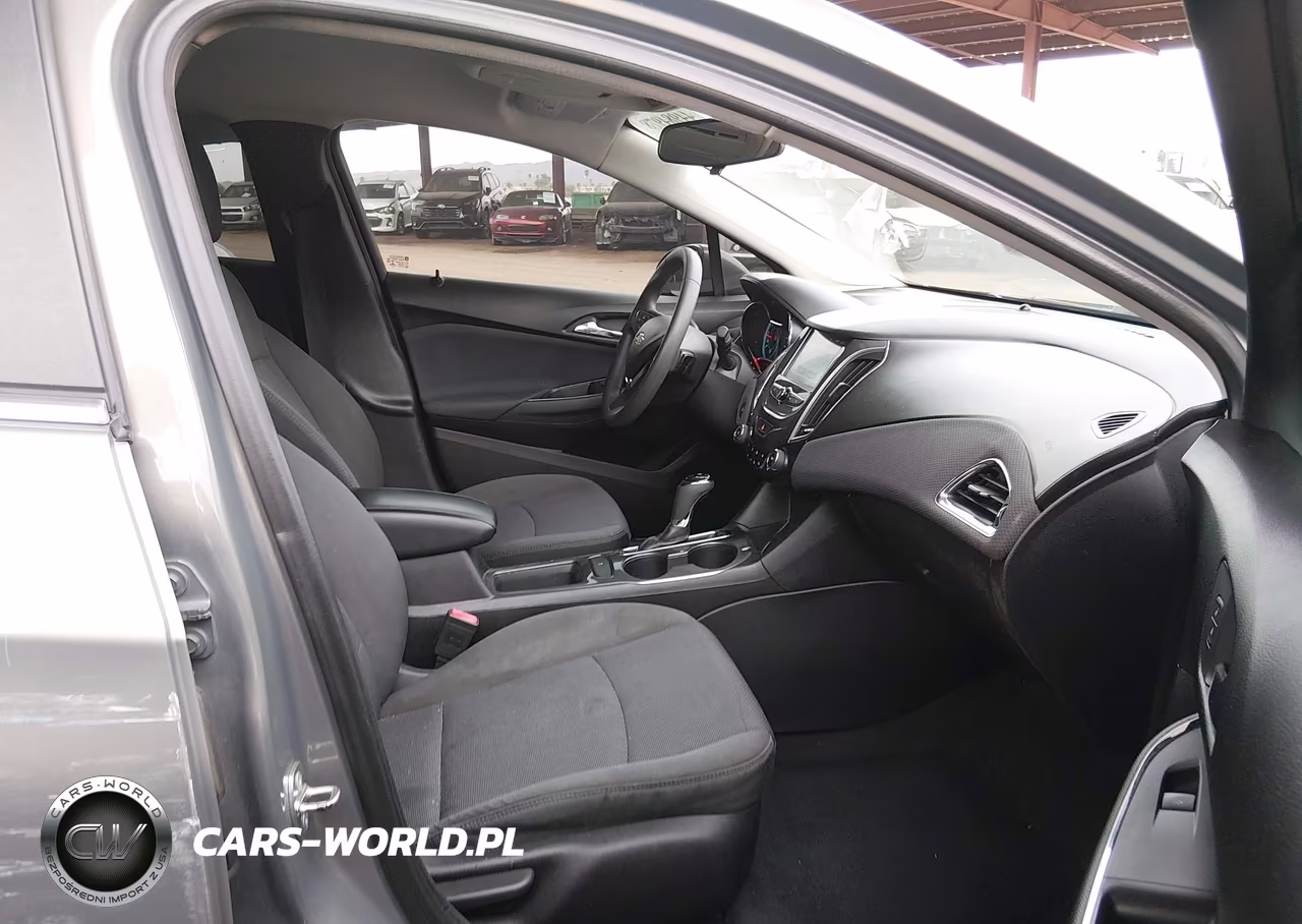 2018 Chevrolet Cruze Lt Auto VIN:1G1BE5SM6J7247239 - 5