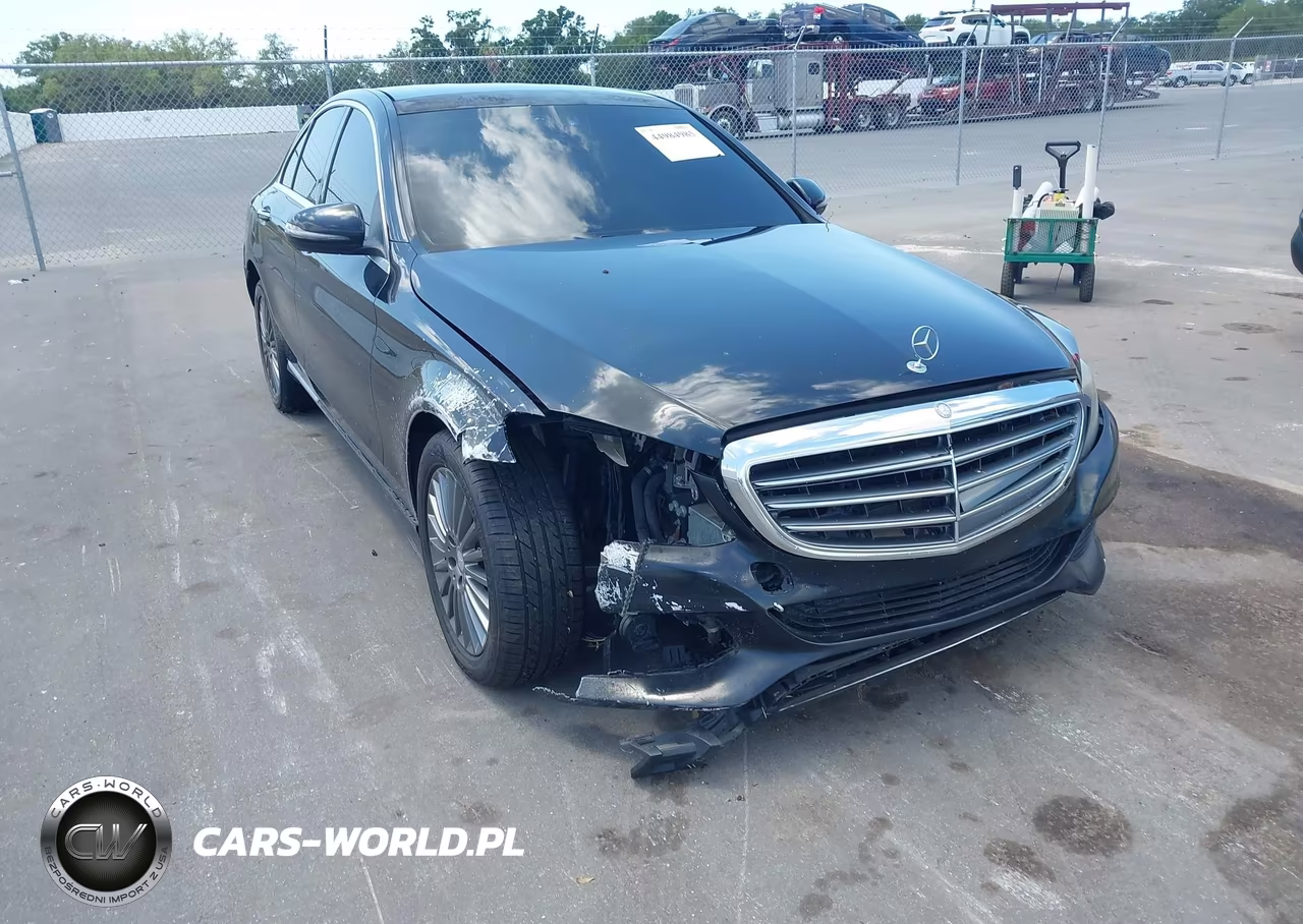 2016 Mercedes-Benz C 300 Luxury