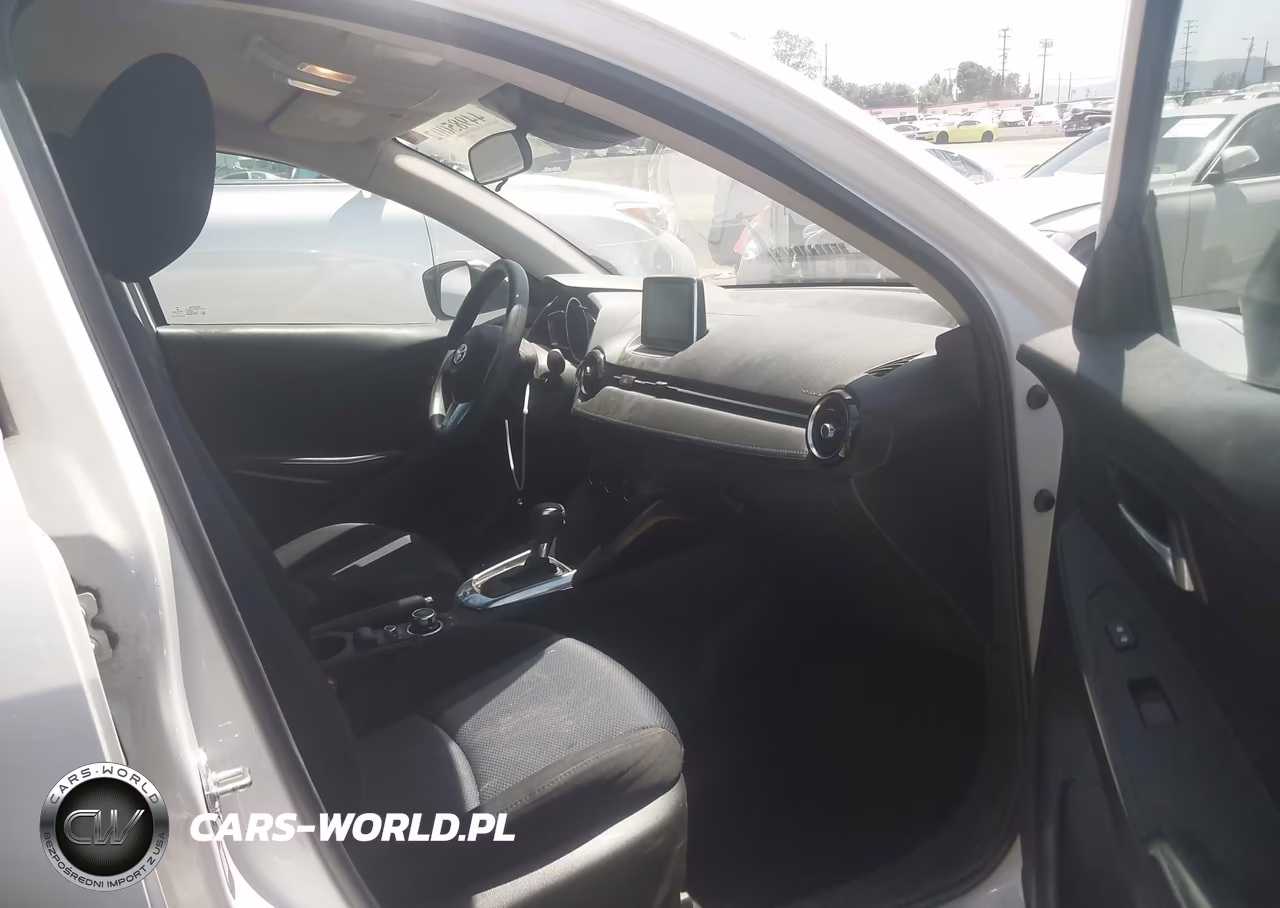 2017 Toyota Yaris Ia VIN:3MYDLBYV4HY174175 - 5