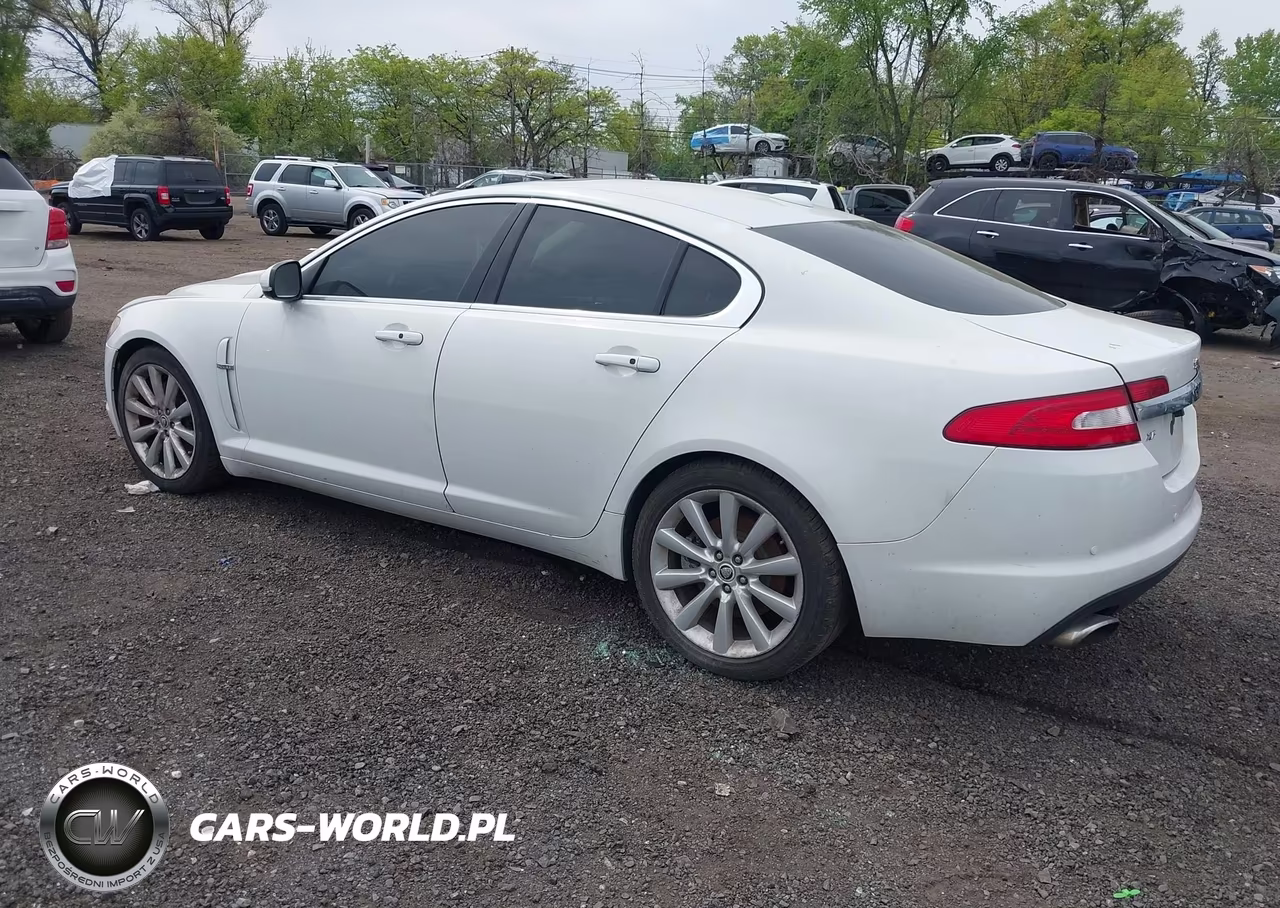 2011 Jaguar Xf Premium VIN:SAJWA0GB3BLR85671 - 3