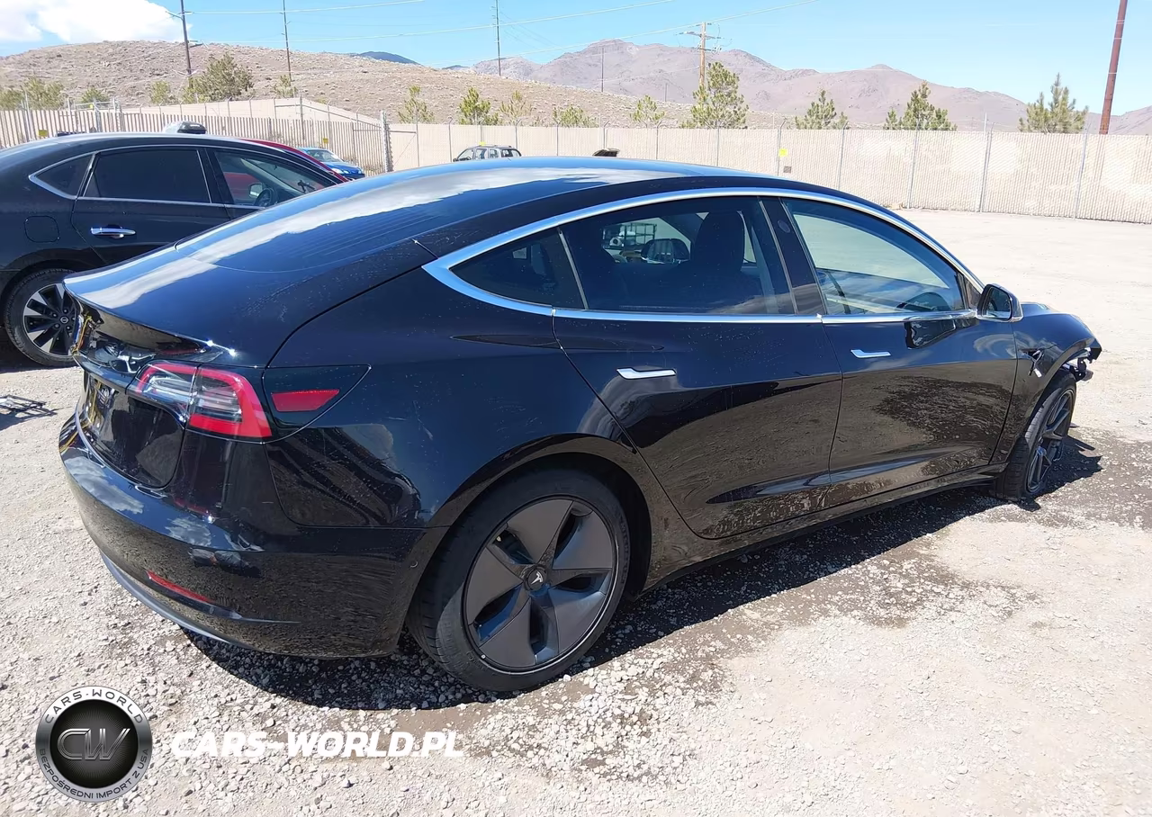 2018 Tesla Model 3 Long Range-Mid Range VIN:5YJ3E1EA8JF056499 - 4