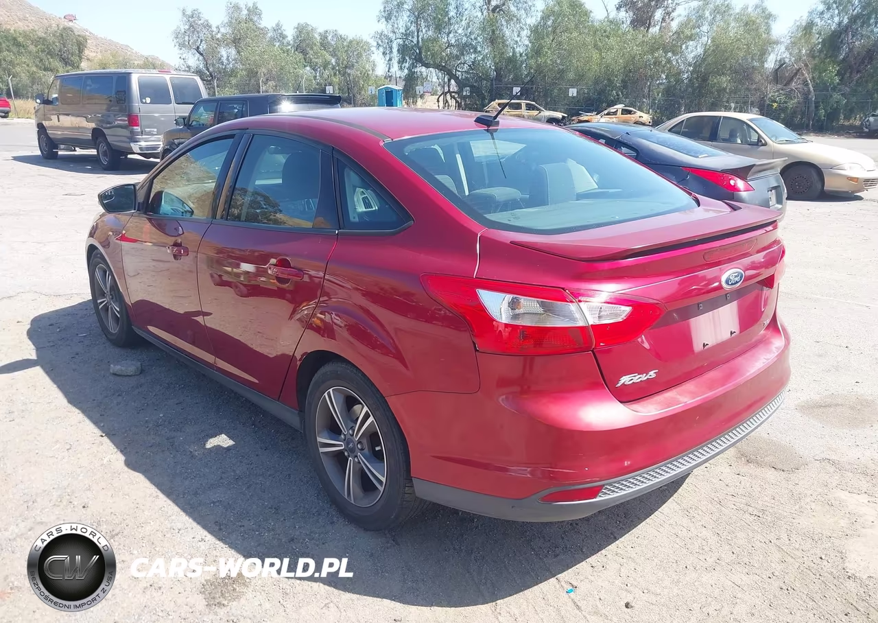 2014 Ford Focus Se VIN:1FADP3F21EL321483 - 3