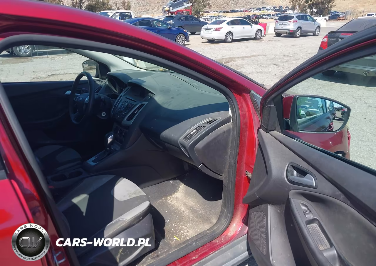 2014 Ford Focus Se VIN:1FADP3F21EL321483 - 5