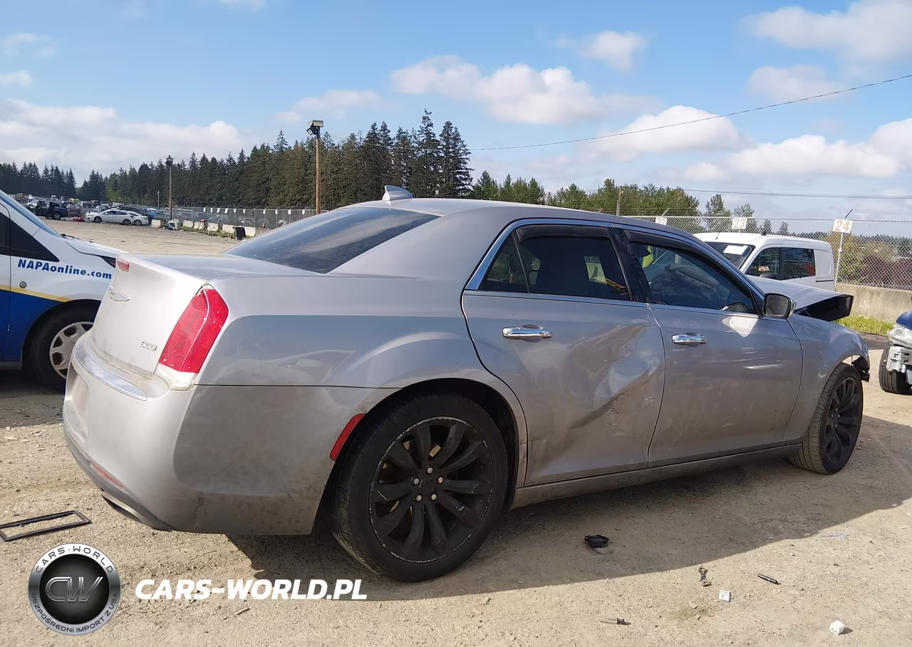 2018 Chrysler 300 Limited VIN:2C3CCAEG0JH167850 - 13