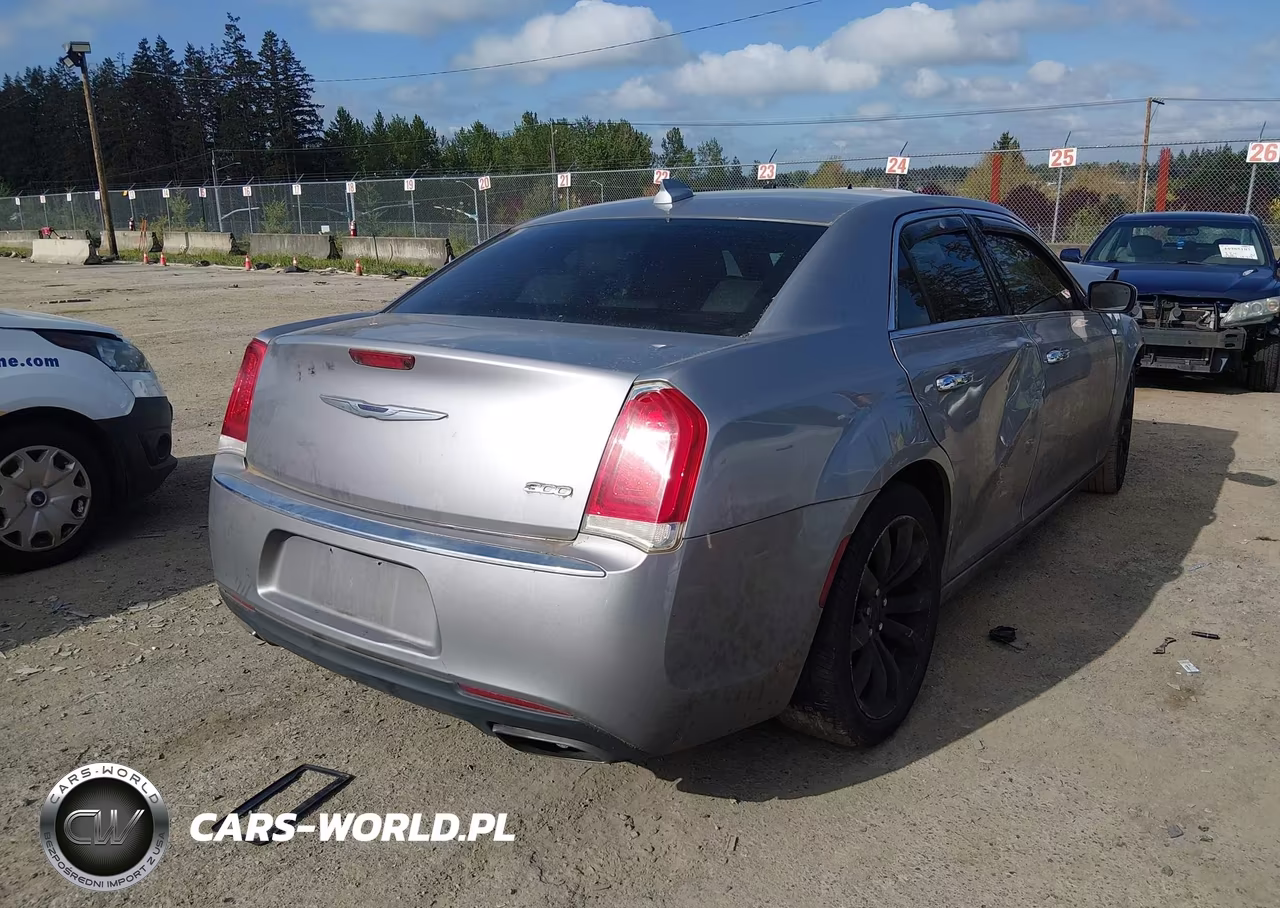 2018 Chrysler 300 Limited VIN:2C3CCAEG0JH167850 - 4