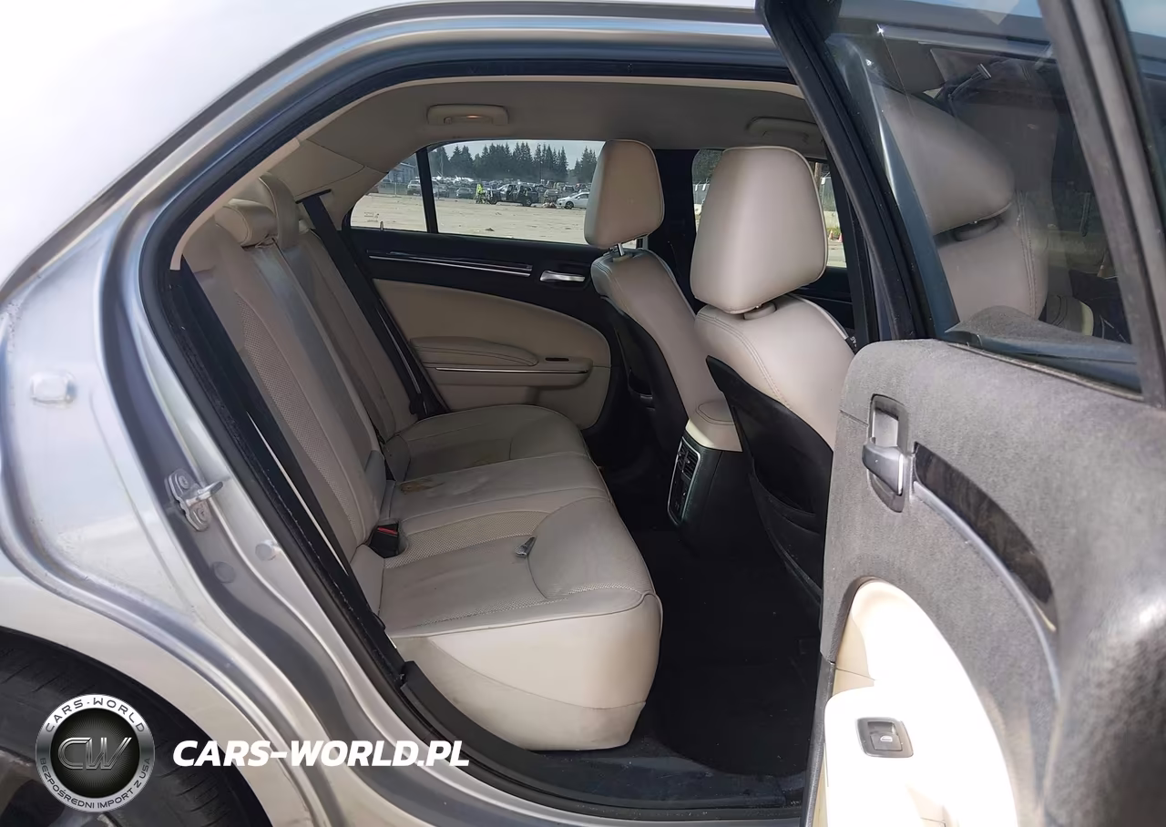 2018 Chrysler 300 Limited VIN:2C3CCAEG0JH167850 - 8