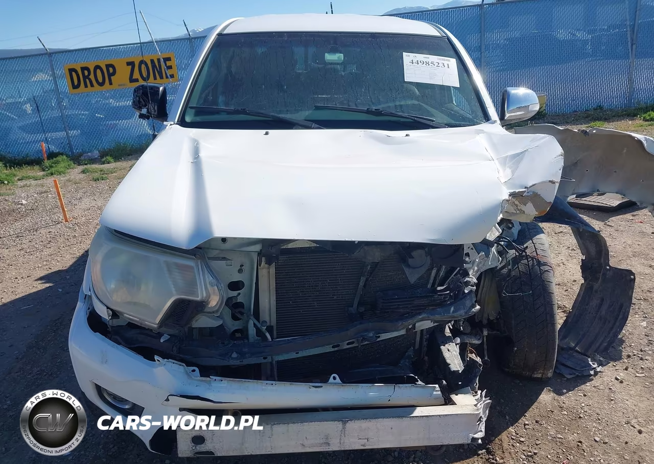 2015 Toyota Tacoma Base V6 VIN:5TFLU4EN5FX143300 - 11